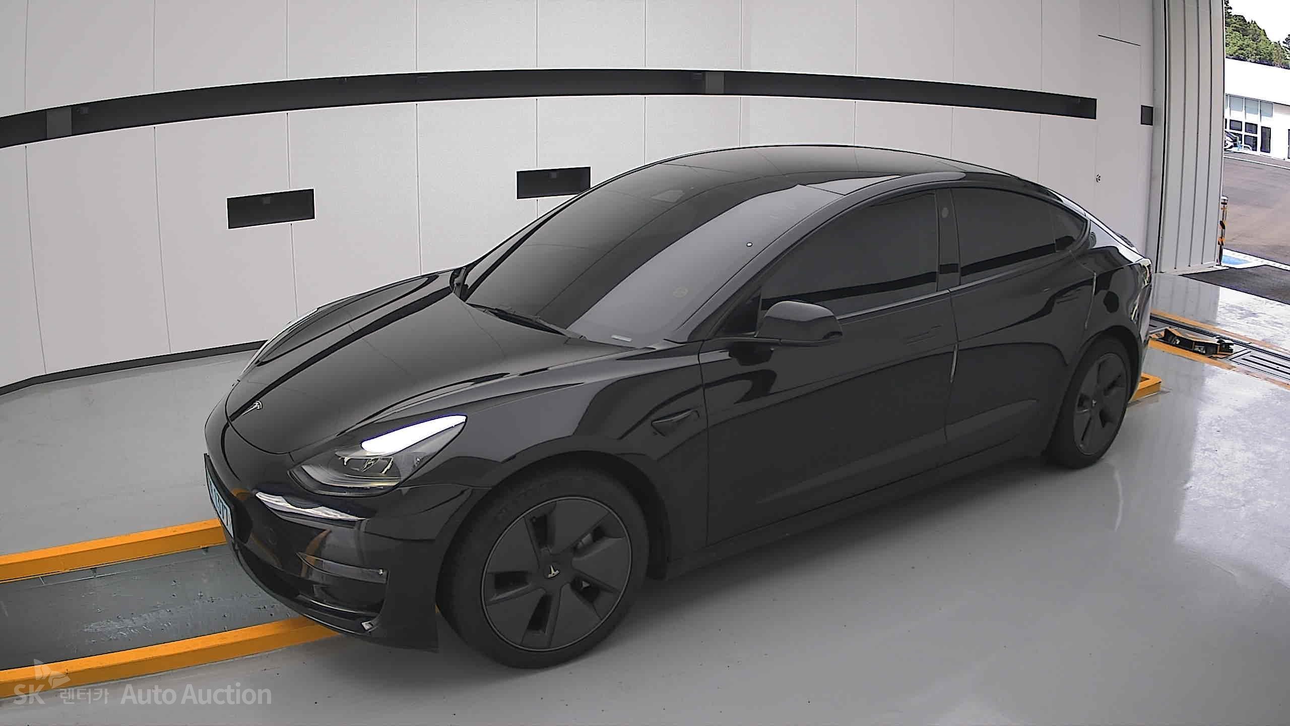 Tesla Model 3 2022 — صورة 12