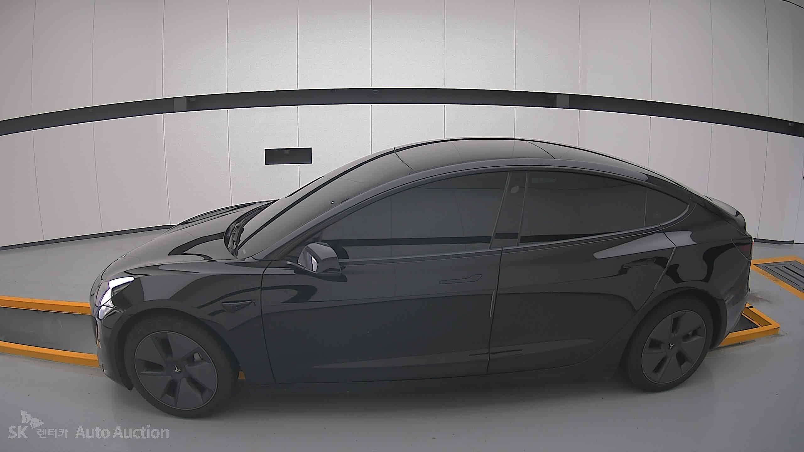 Tesla Model 3 2022 — صورة 13
