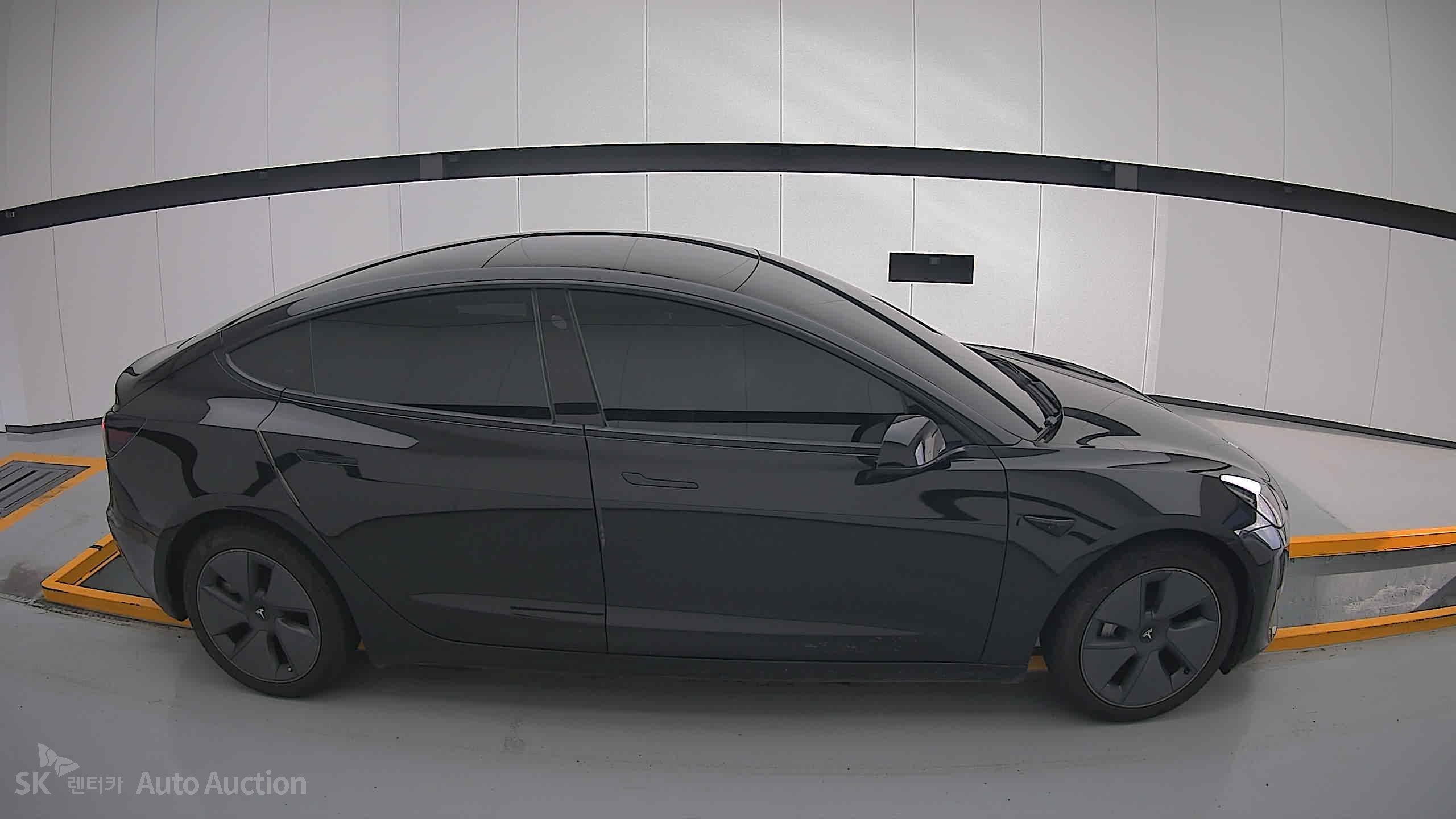 Tesla Model 3 2022 — صورة 19