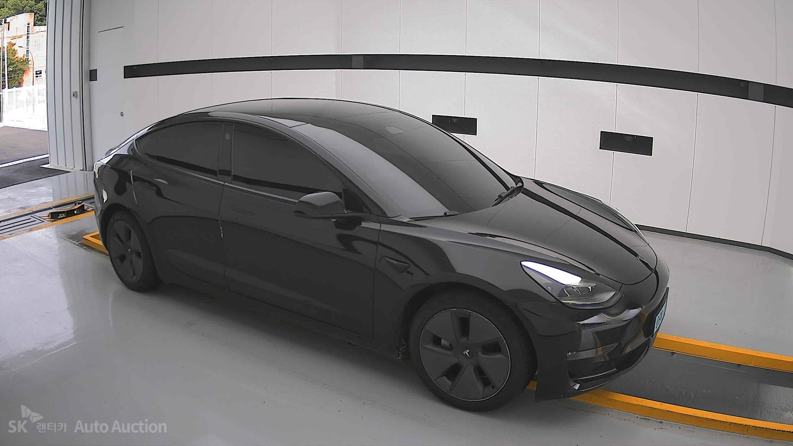 Tesla Model 3 2022 — صورة 20