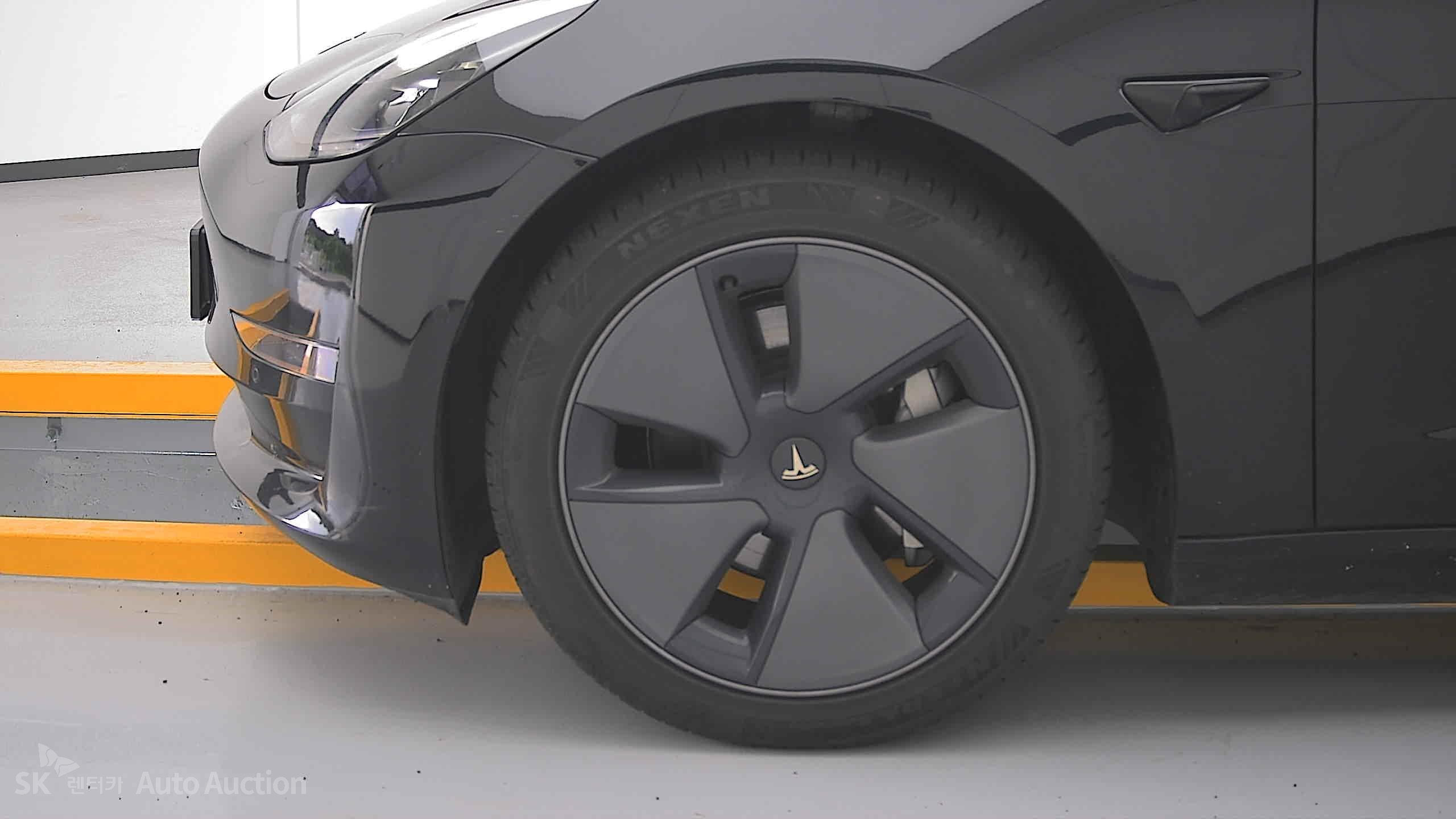 Tesla Model 3 2022 — صورة 25