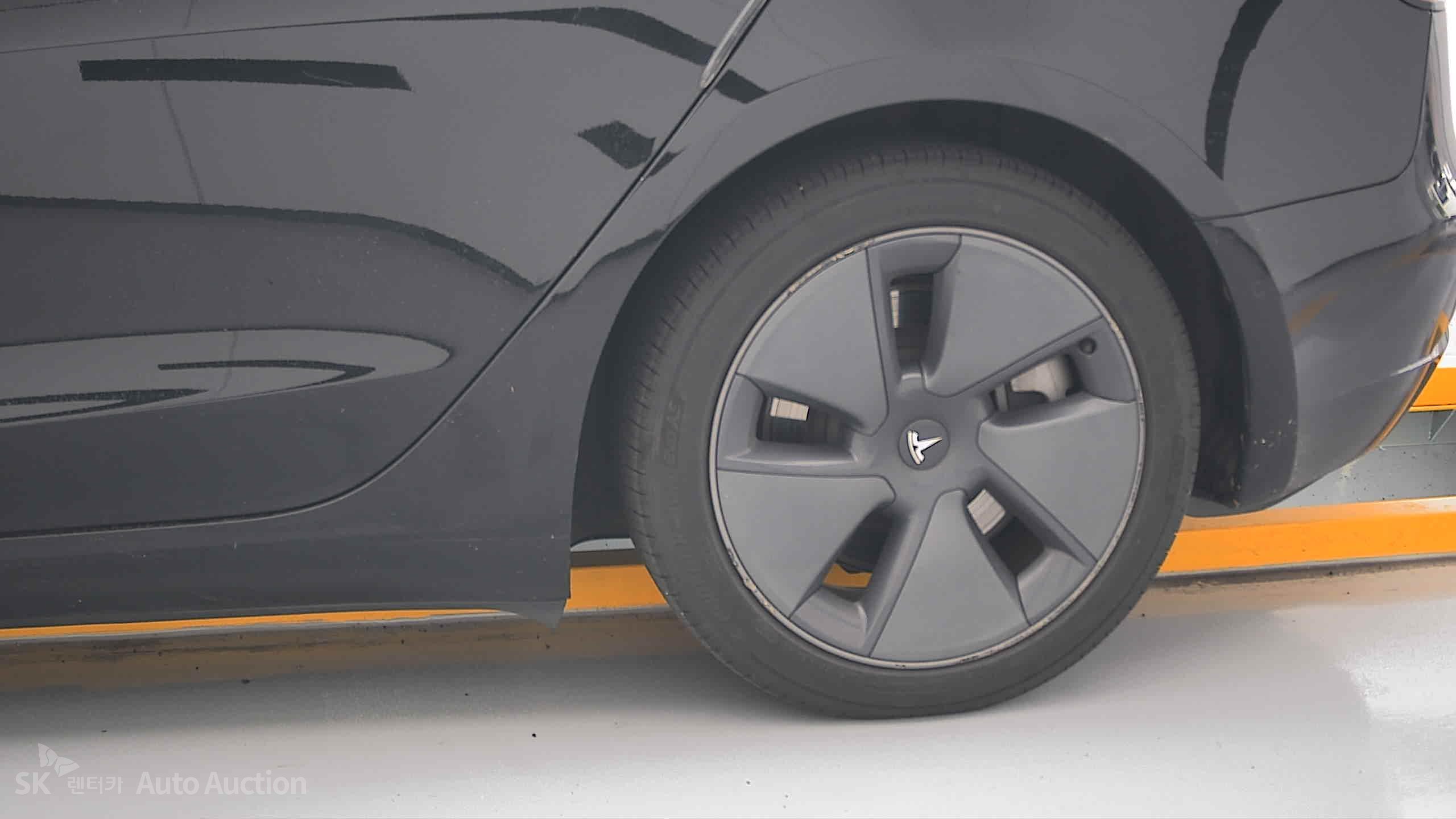 Tesla Model 3 2022 — صورة 26