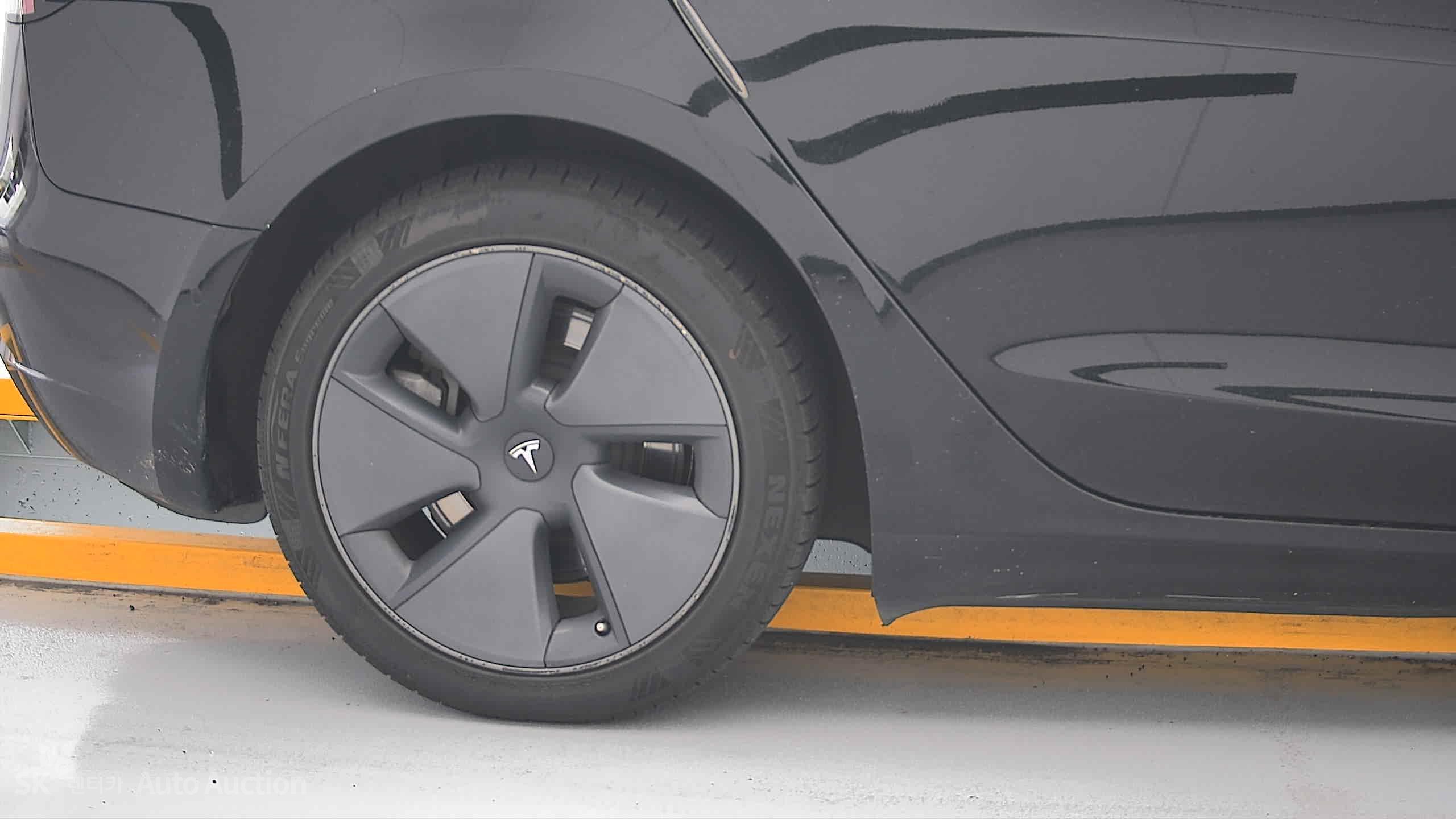 Tesla Model 3 2022 — صورة 27