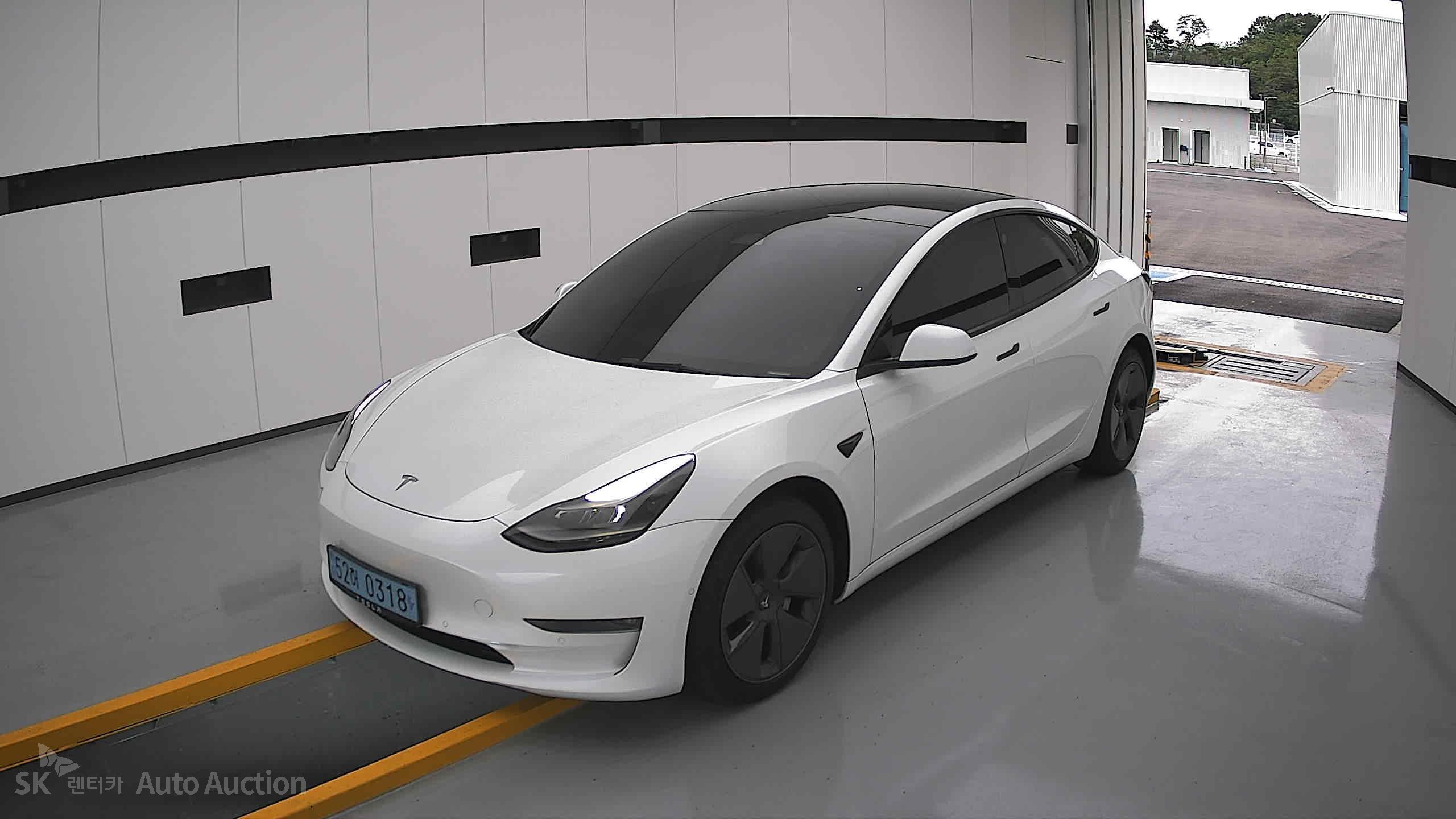 Tesla Model 3 2022 — صورة 11