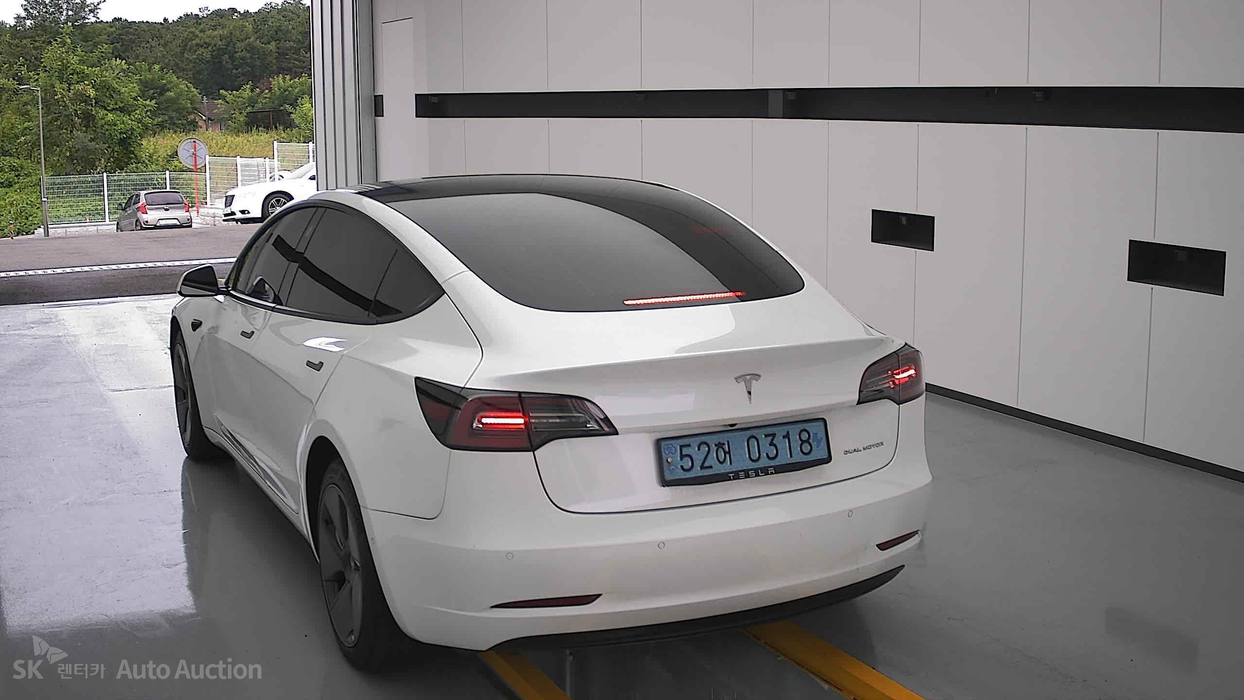 Tesla Model 3 2022 — صورة 15