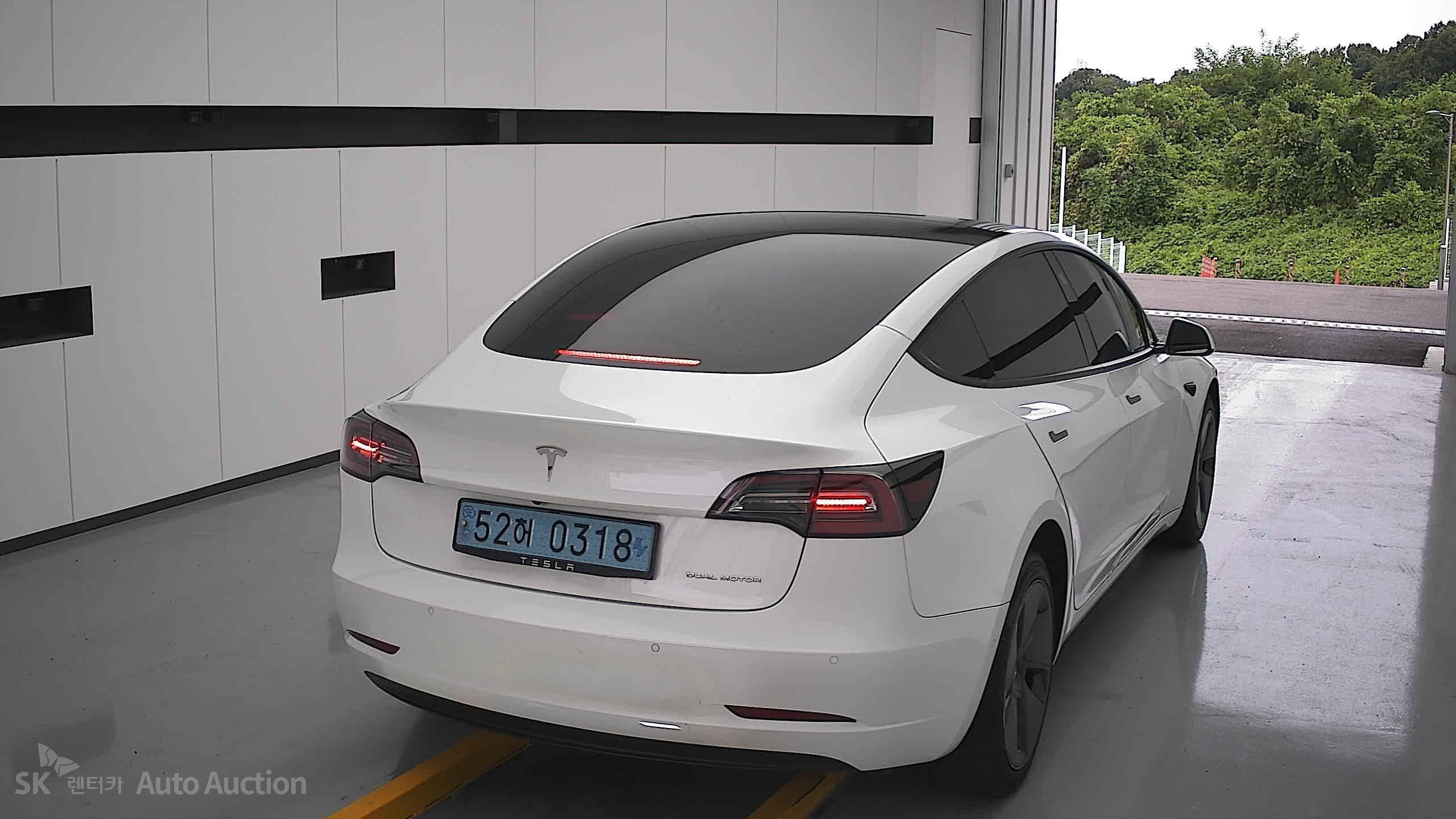 Tesla Model 3 2022 — صورة 16