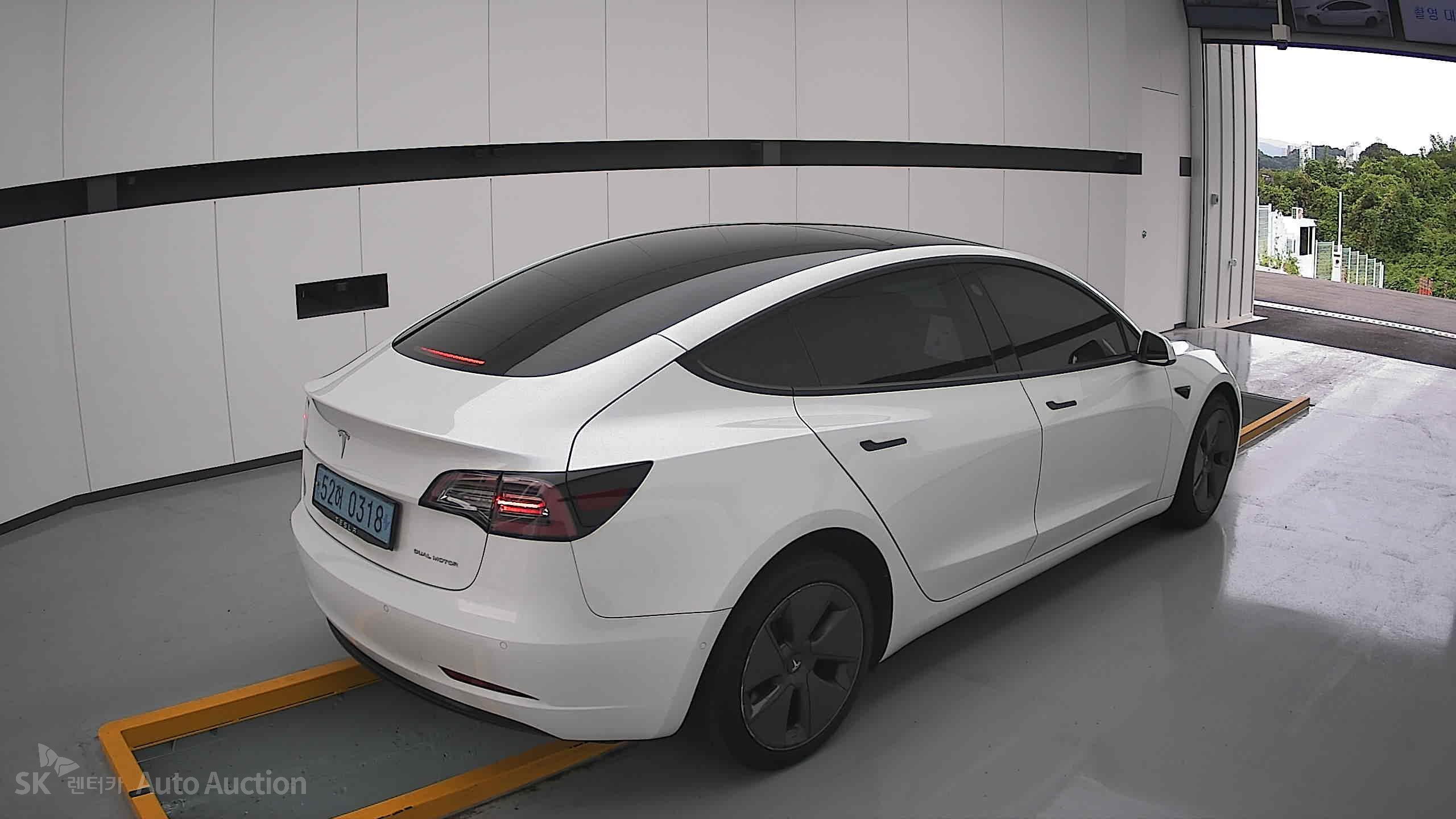 Tesla Model 3 2022 — صورة 17