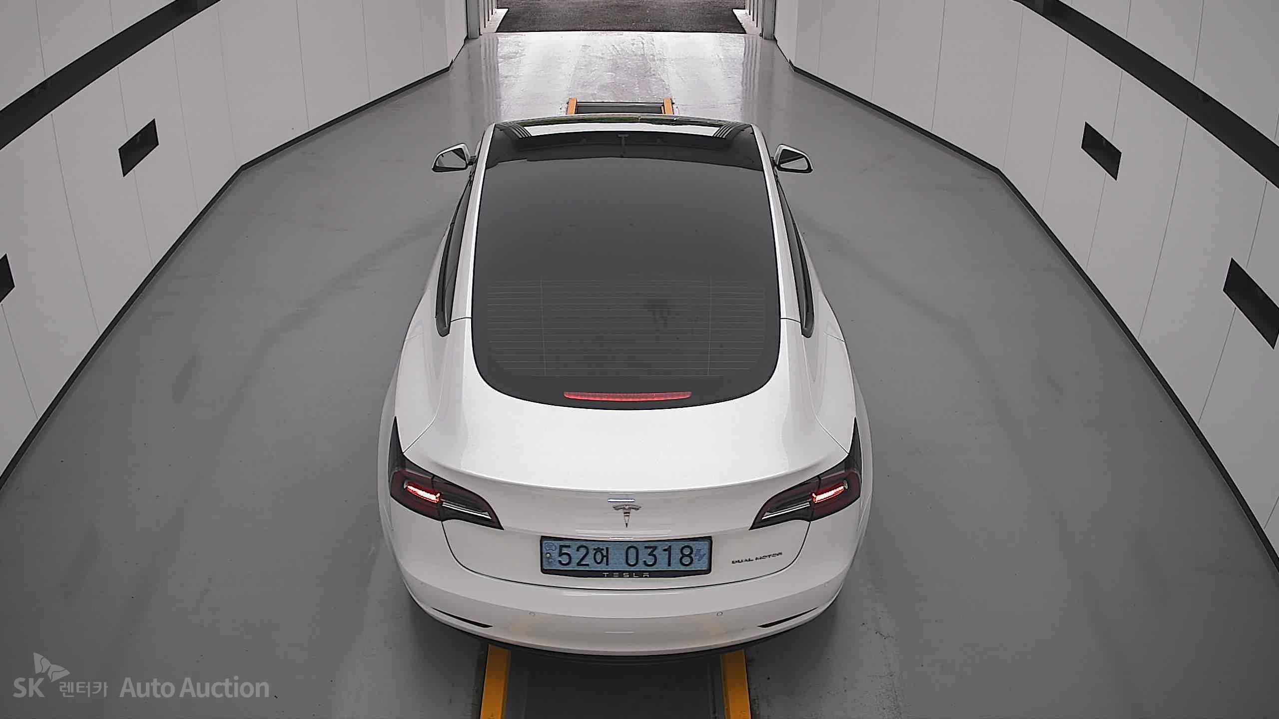 Tesla Model 3 2022 — صورة 23