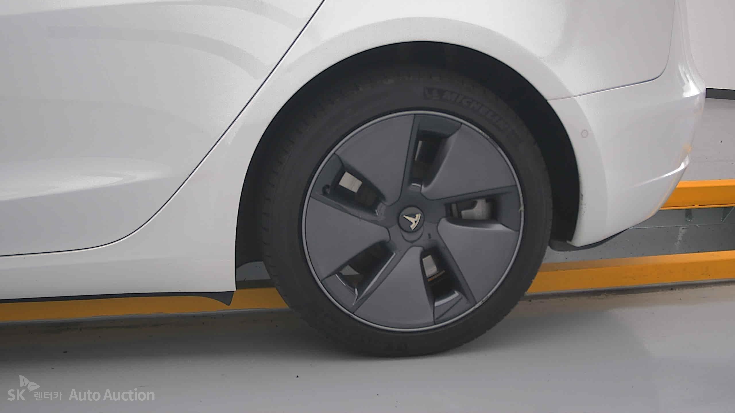 Tesla Model 3 2022 — صورة 26