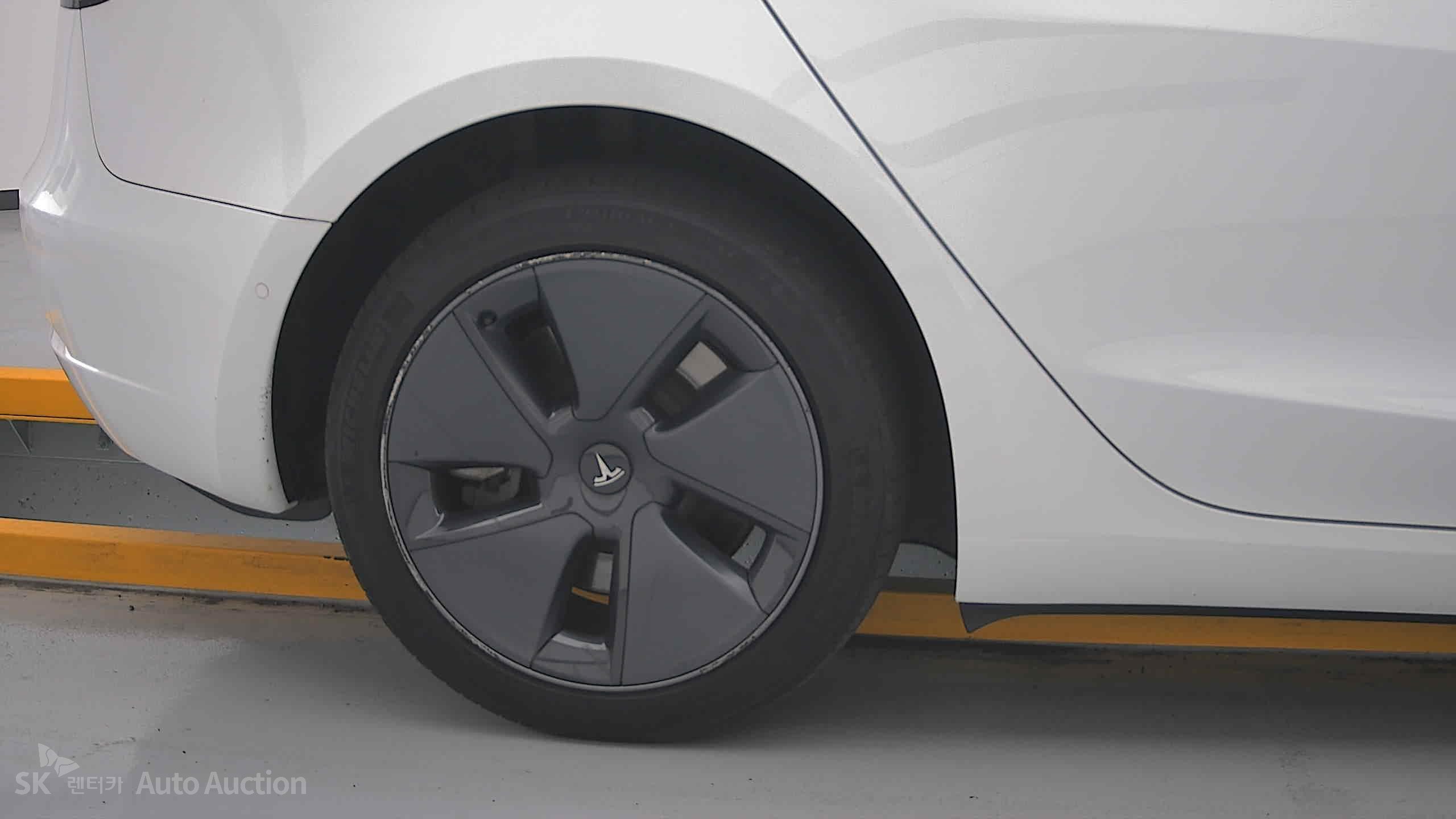 Tesla Model 3 2022 — صورة 27