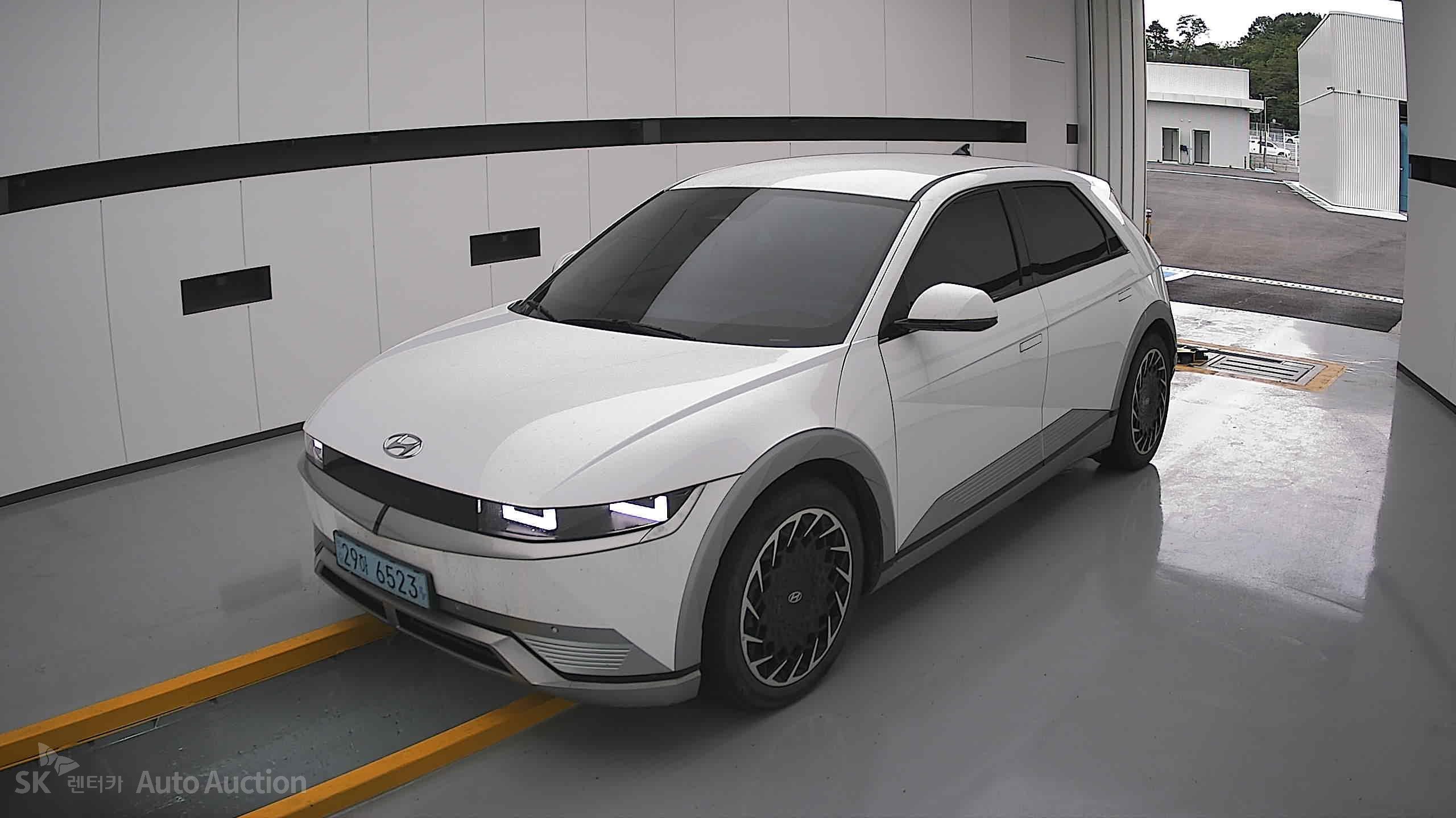 هيونداي Ioniq 2022 — صورة 11