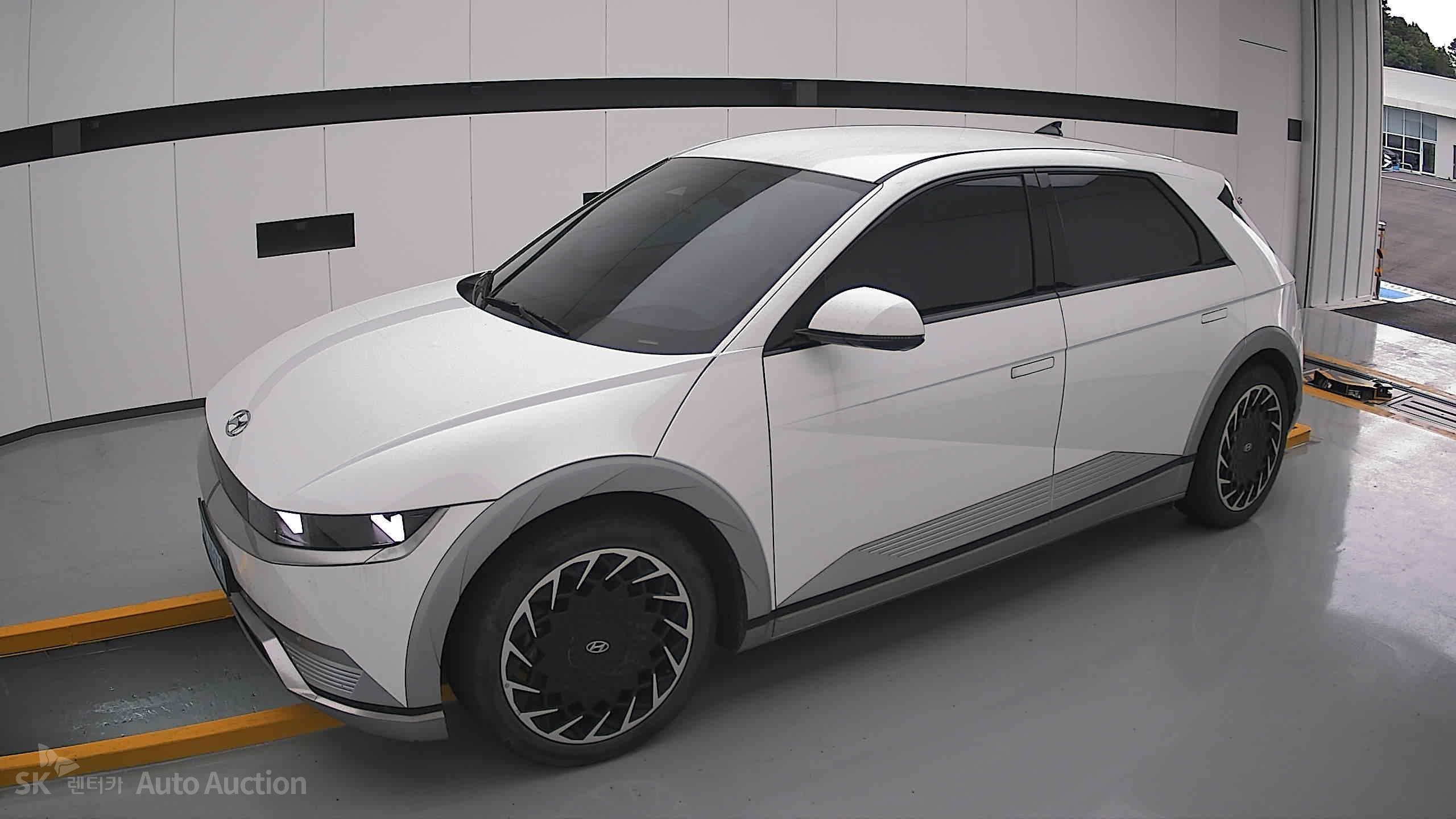 هيونداي Ioniq 2022 — صورة 12