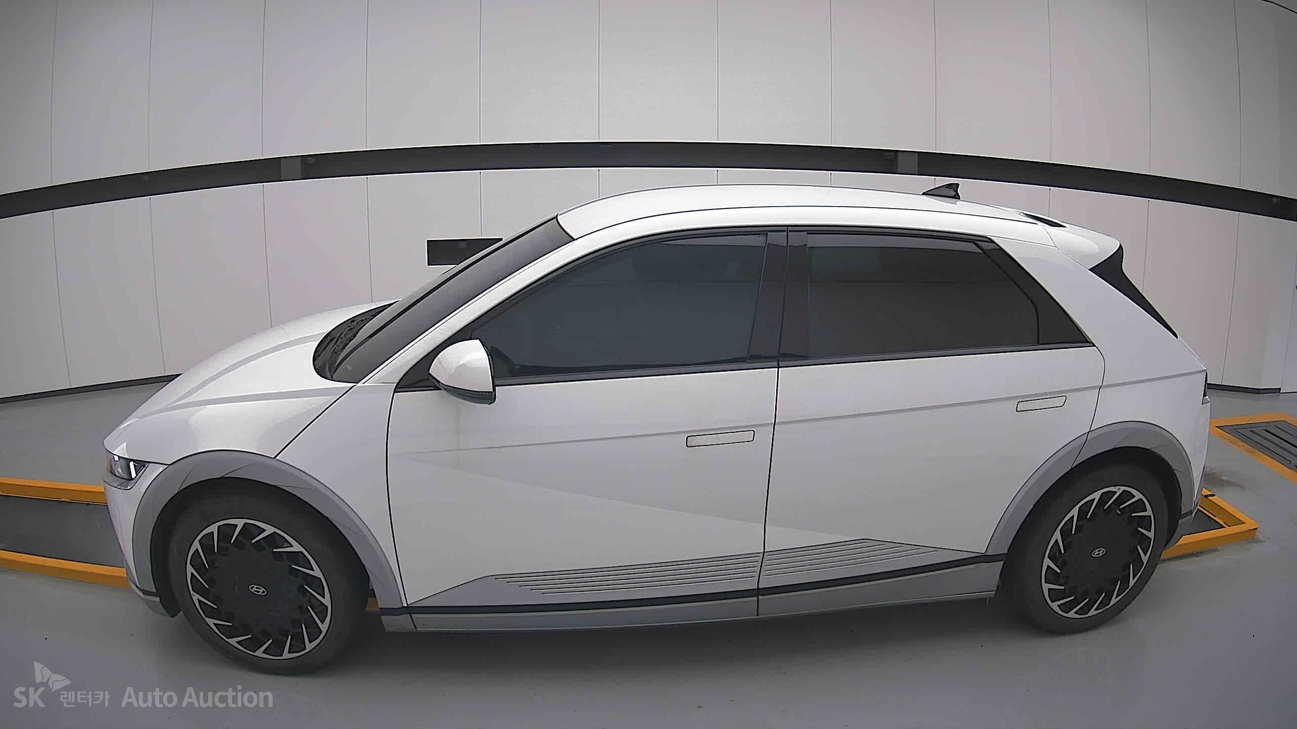 هيونداي Ioniq 2022 — صورة 13