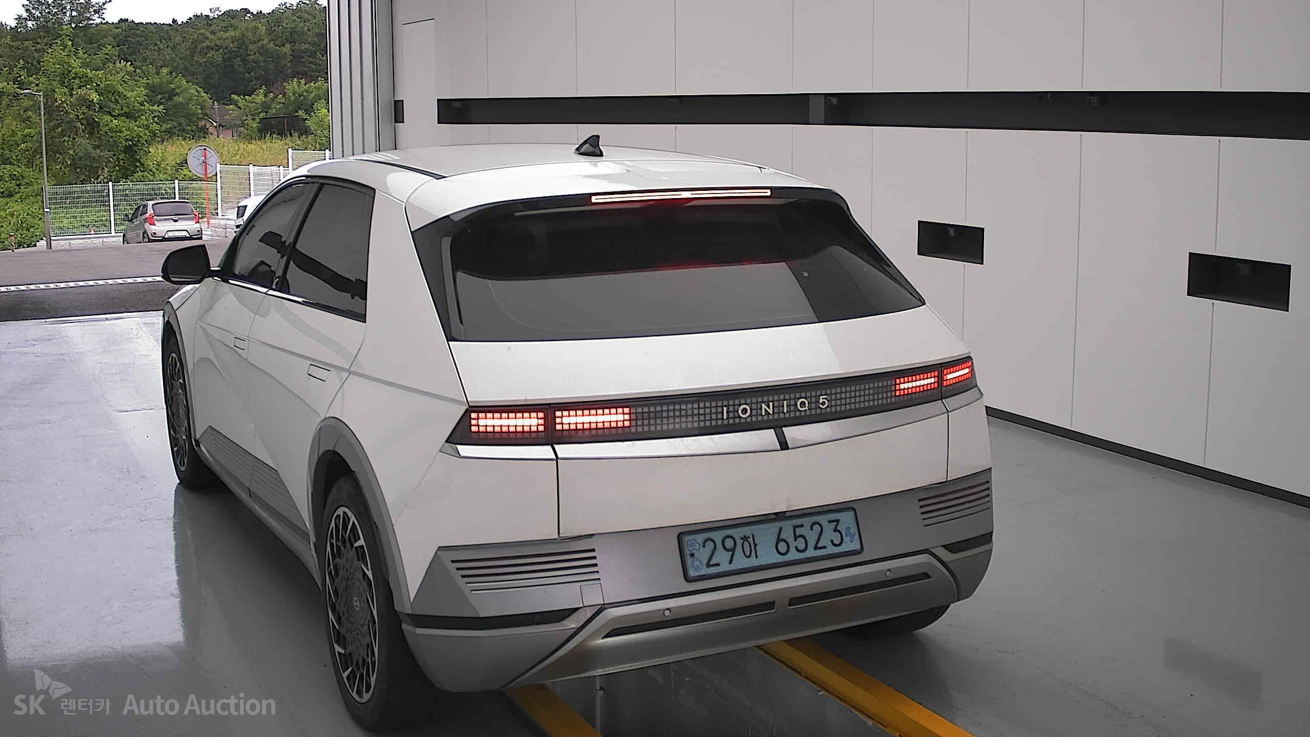 هيونداي Ioniq 2022 — صورة 15