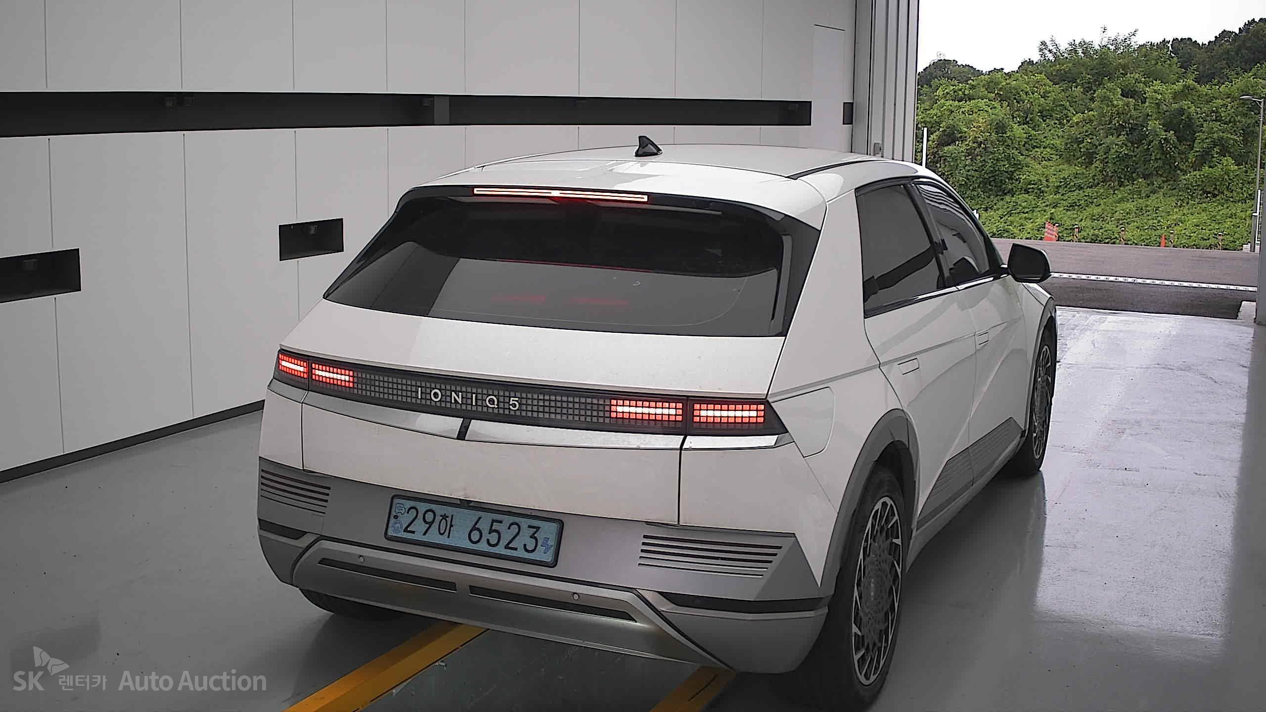 هيونداي Ioniq 2022 — صورة 16