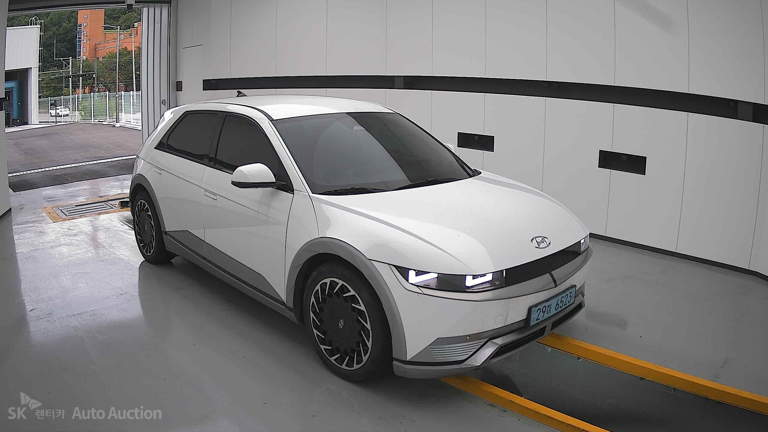 هيونداي Ioniq 2022 — صورة 21