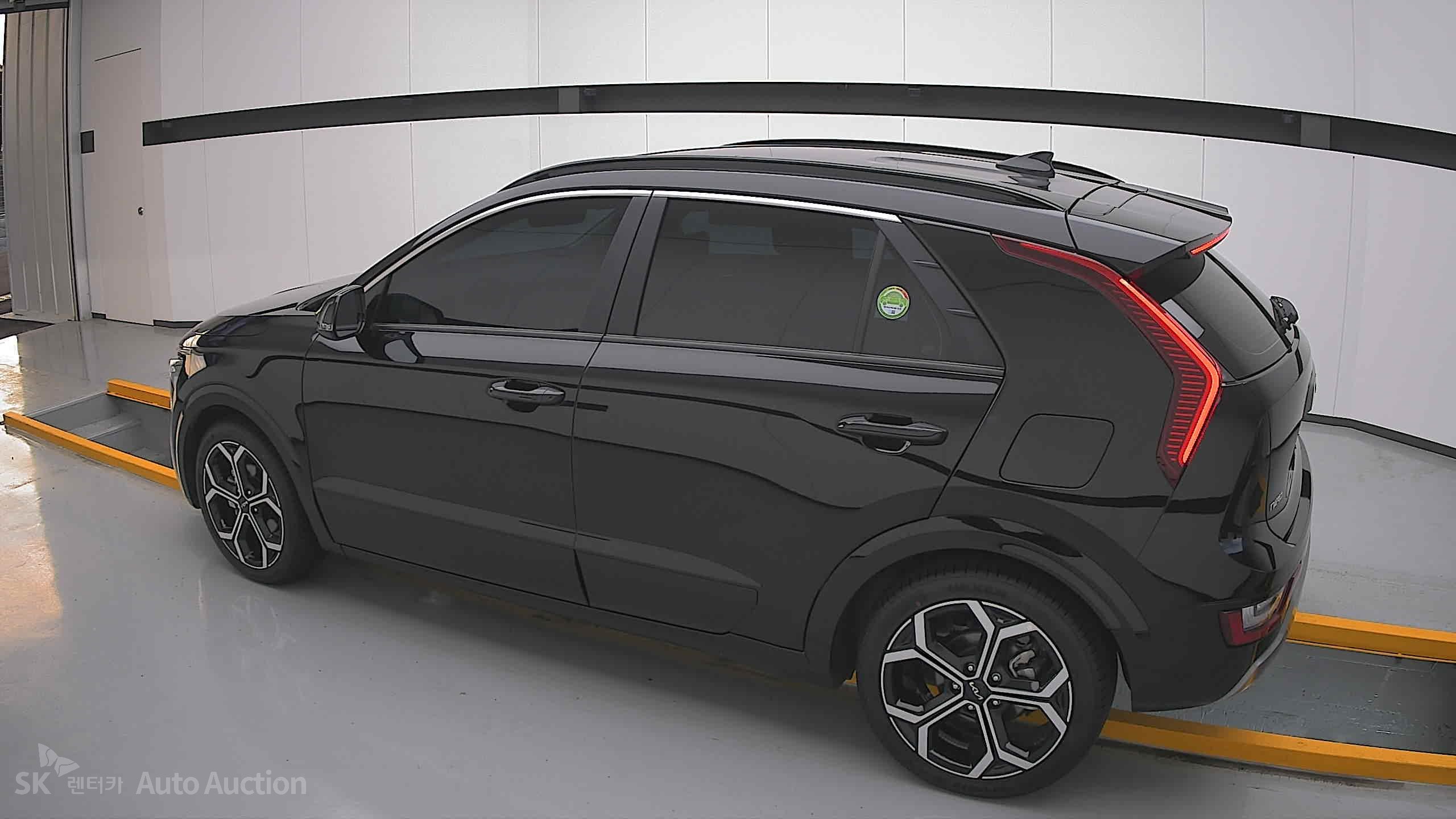كيا All-New Niro 2023 — صورة 14
