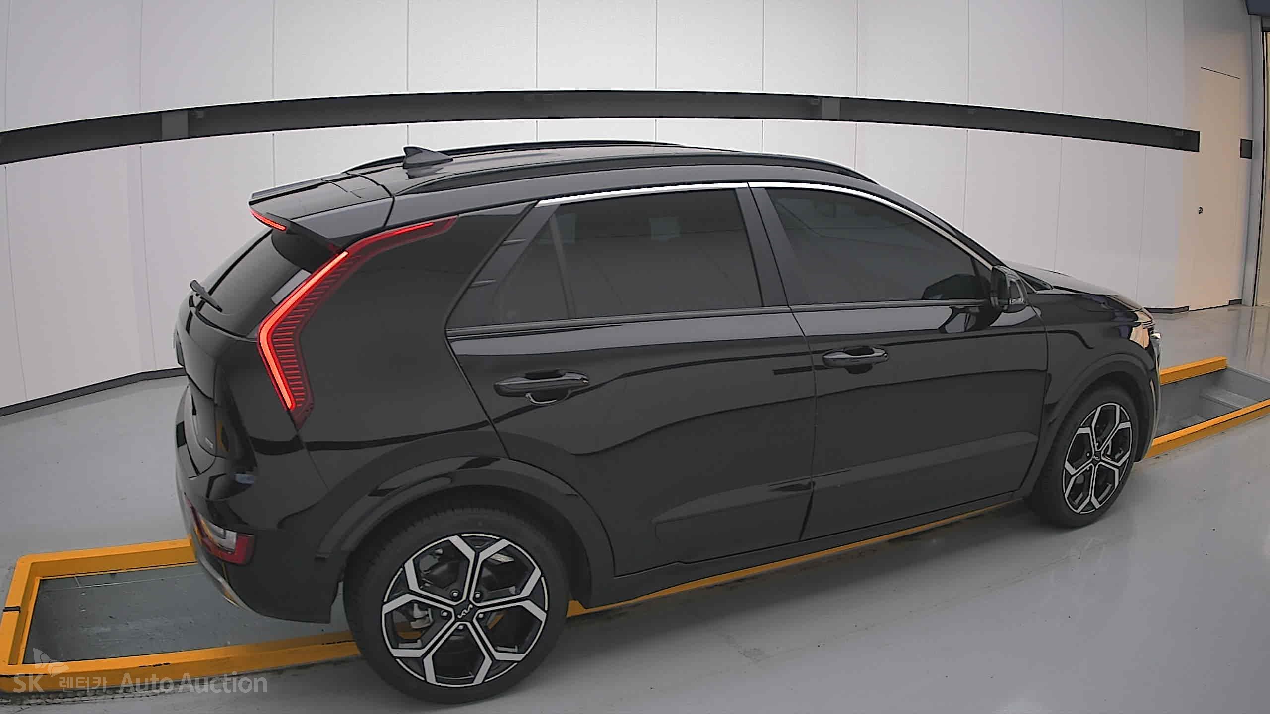 كيا All-New Niro 2023 — صورة 18