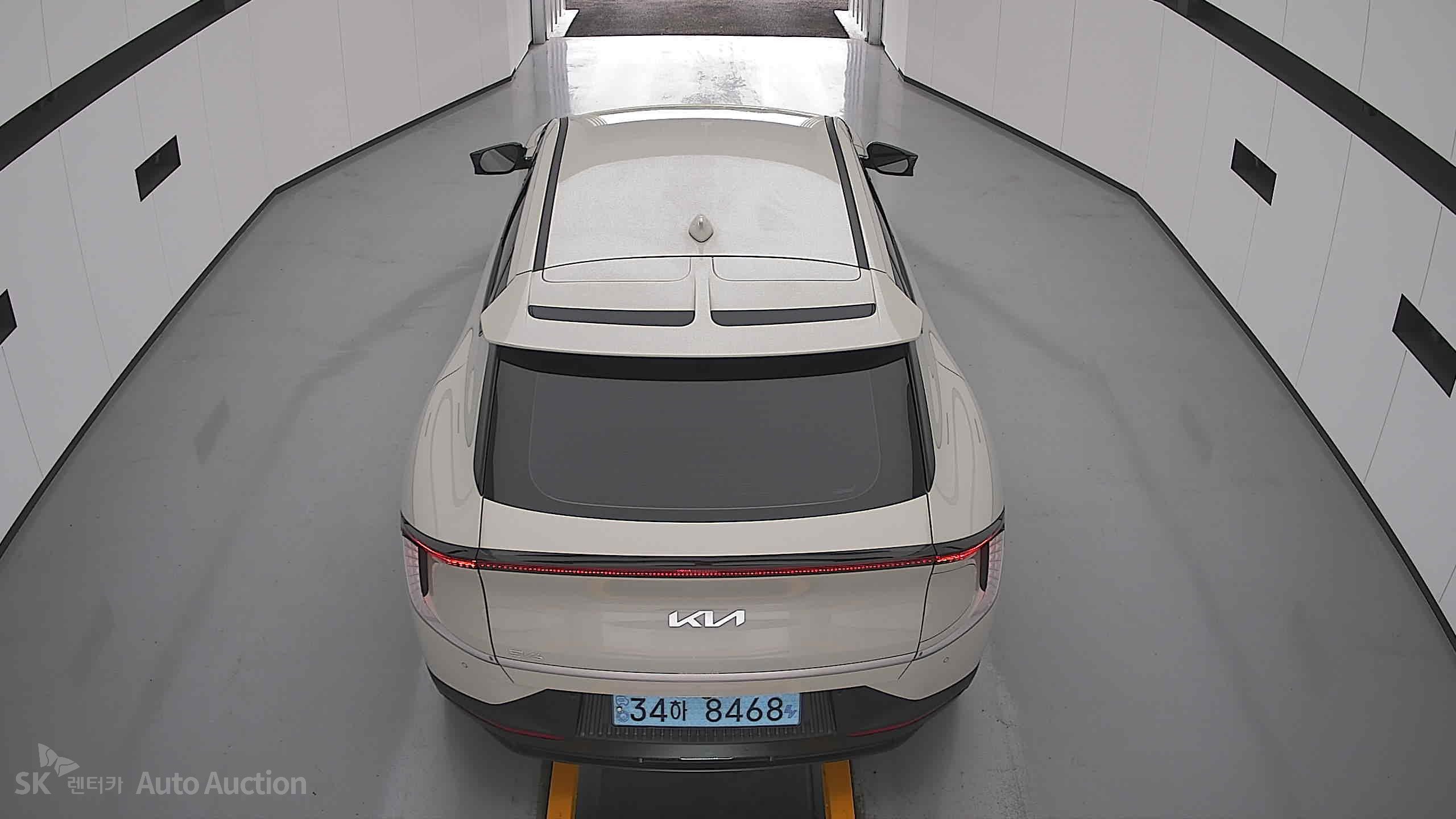 كيا Ev6 2023 — صورة 23