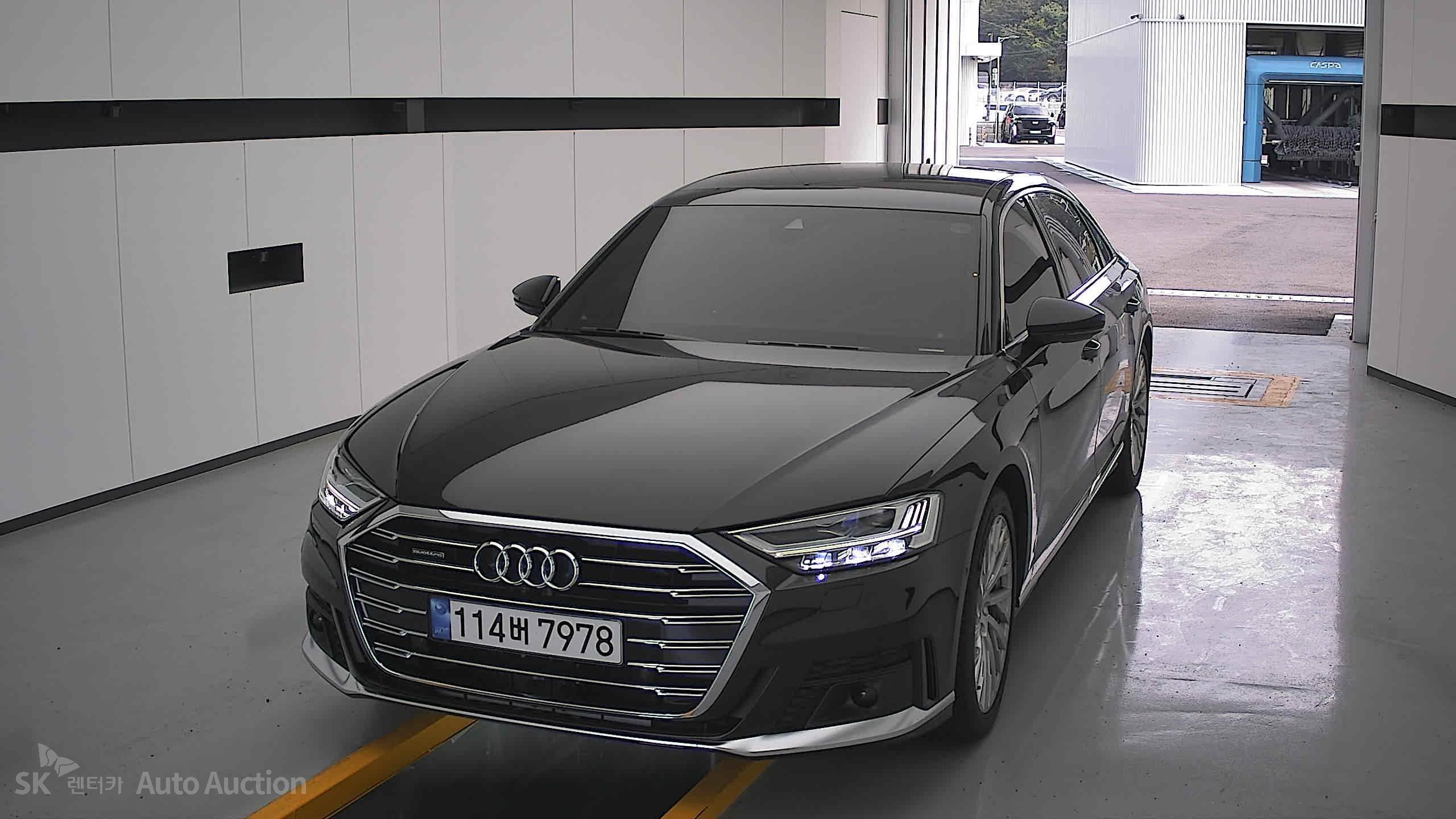 أودي A8