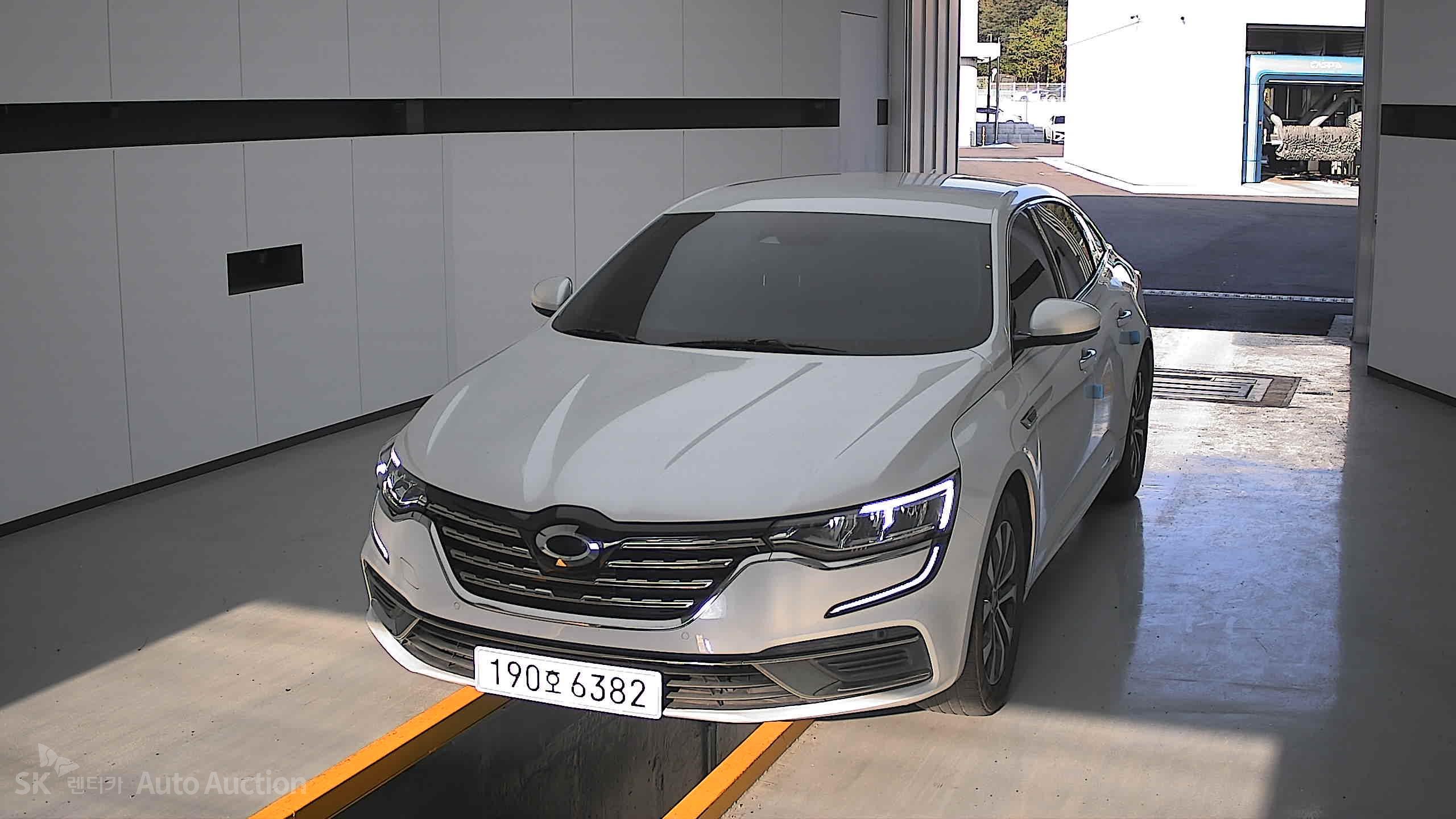 Renault SM6