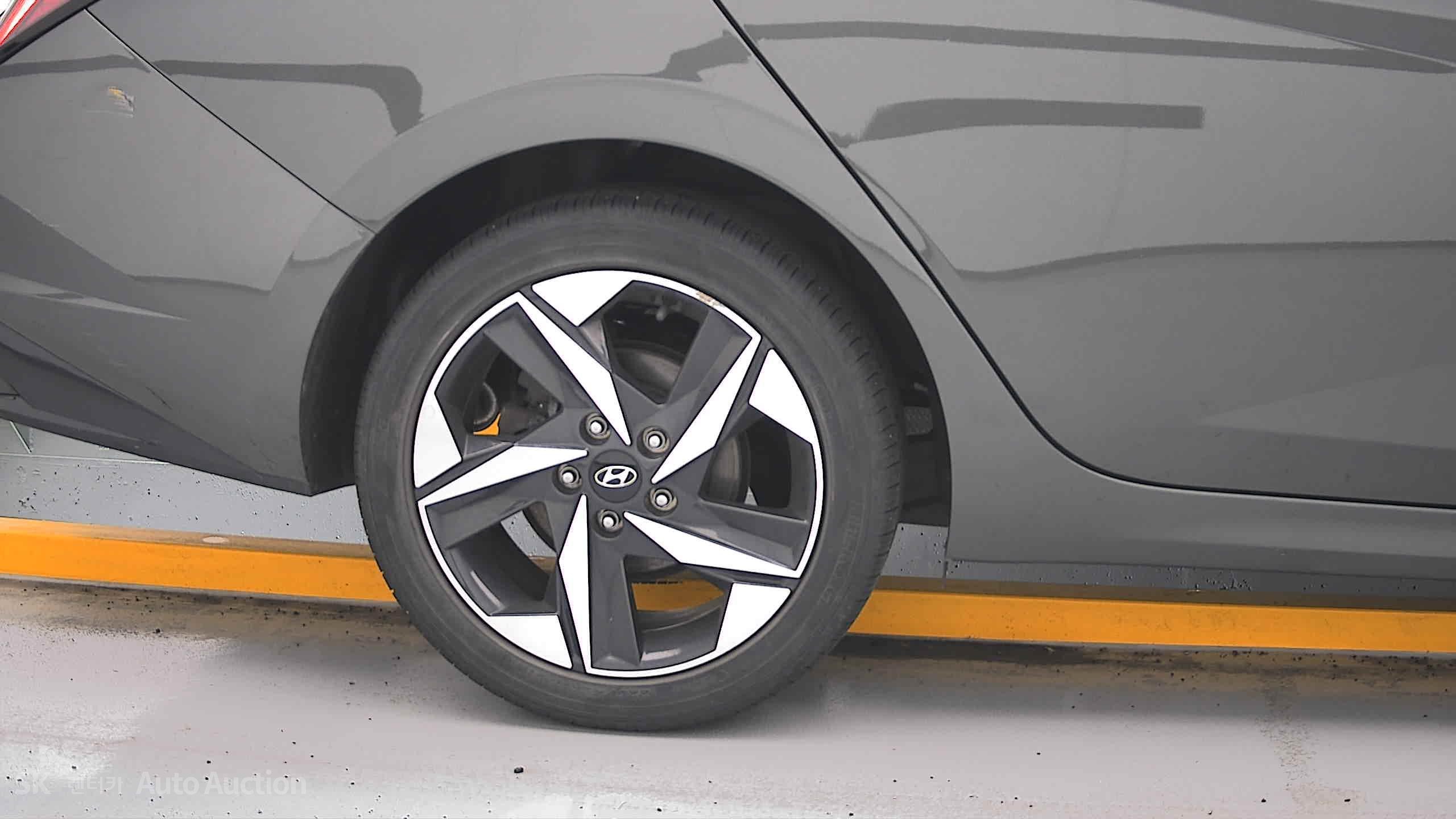 2021 - hyundai avante