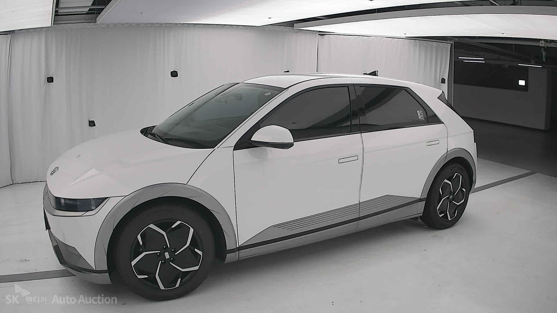 هيونداي Ioniq 2023 — صورة 12
