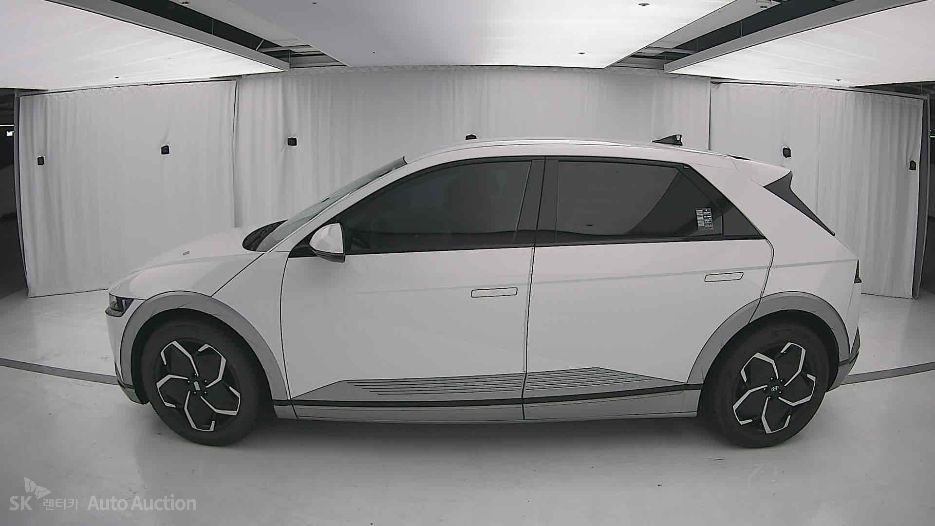 هيونداي Ioniq 2023 — صورة 13