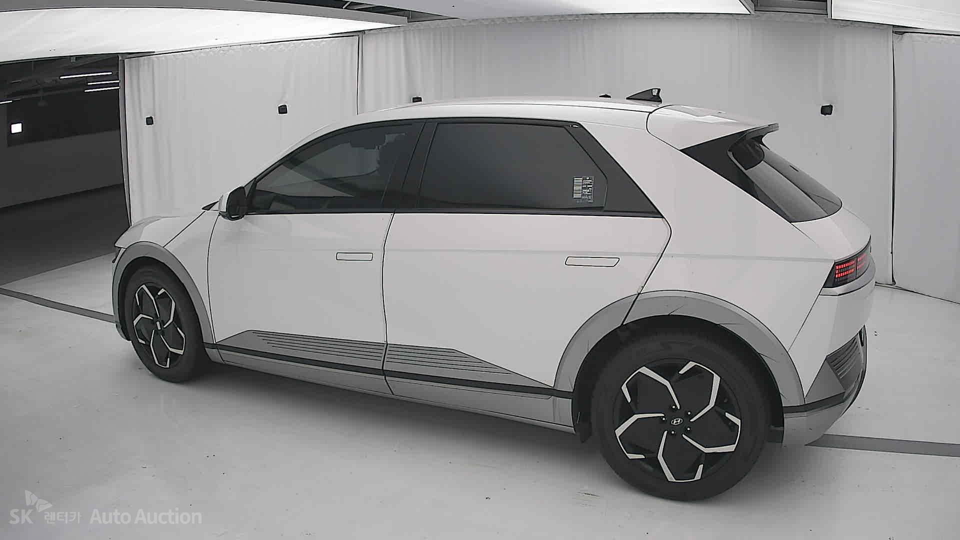 هيونداي Ioniq 2023 — صورة 14