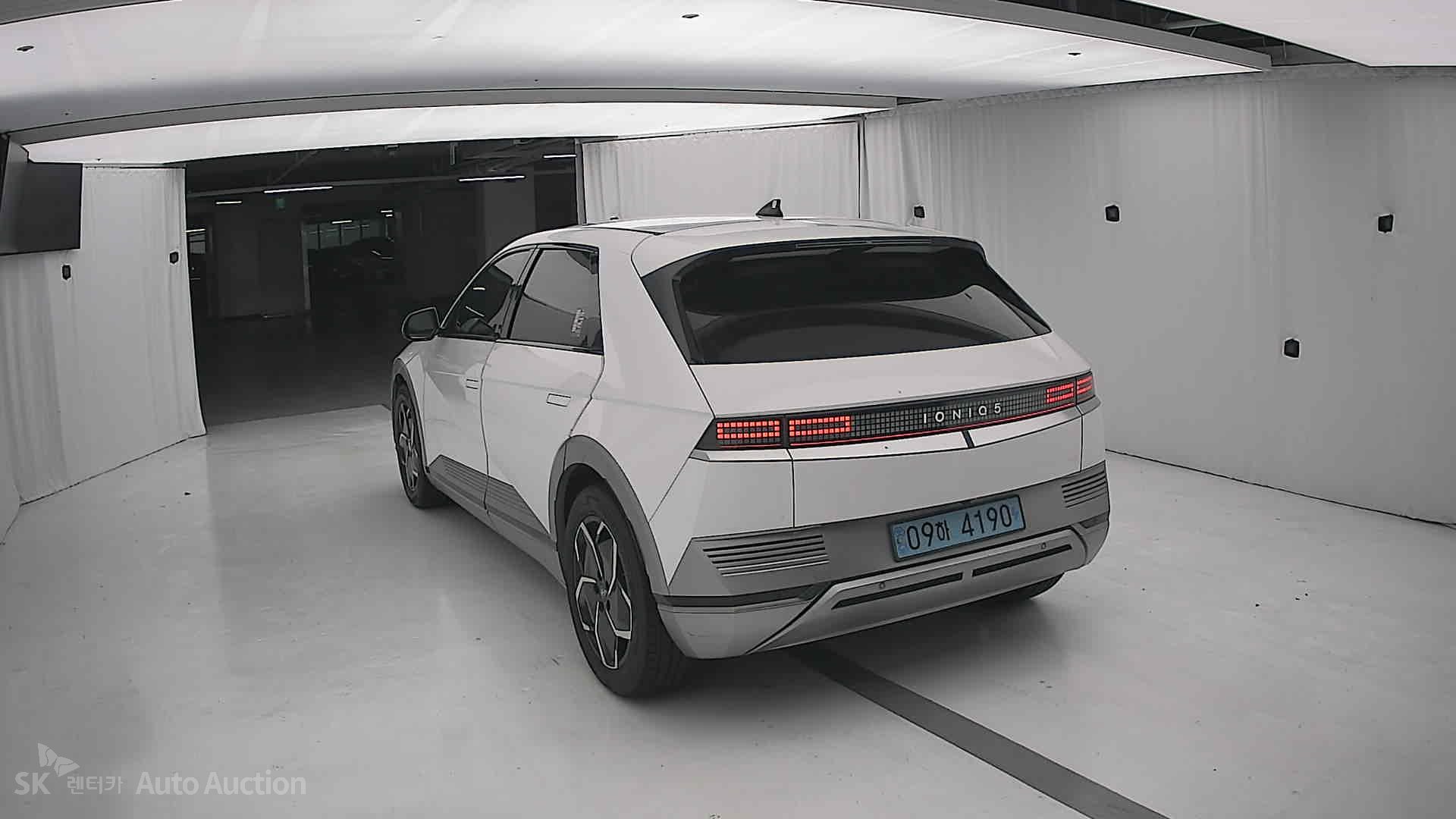 هيونداي Ioniq 2023 — صورة 15