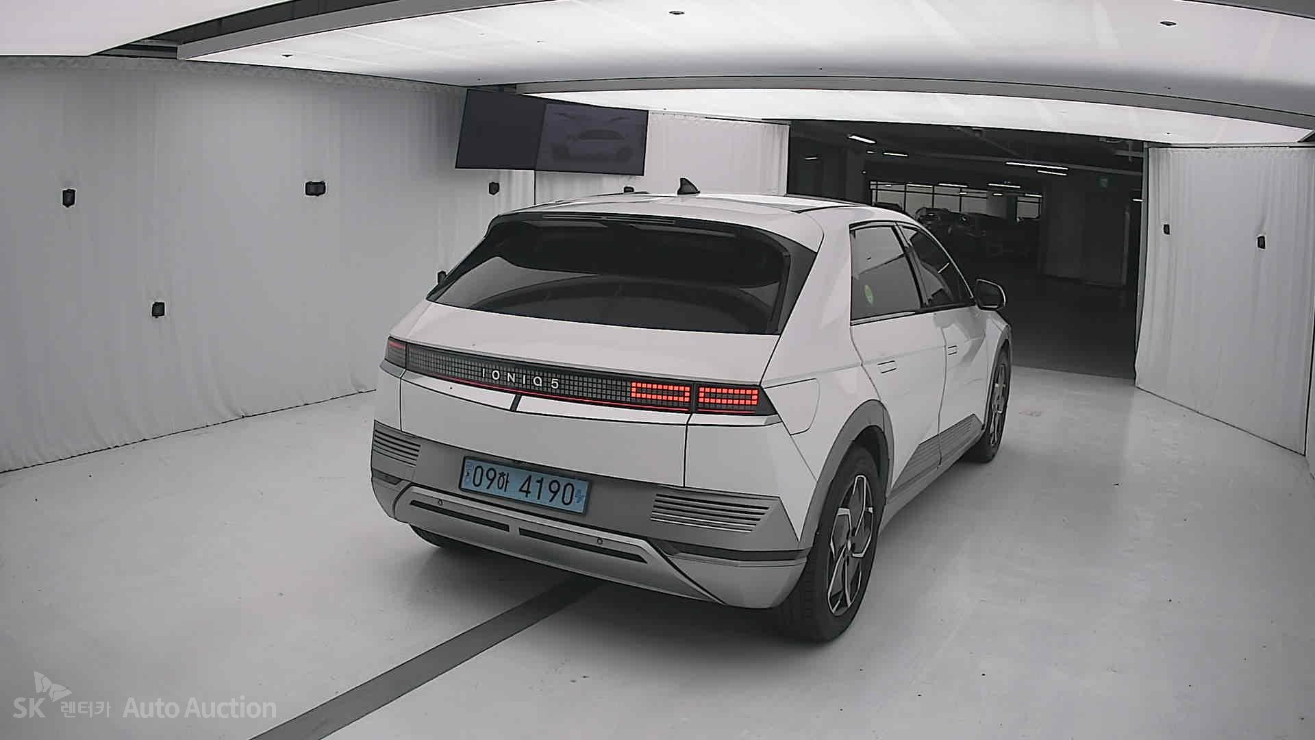 هيونداي Ioniq 2023 — صورة 16