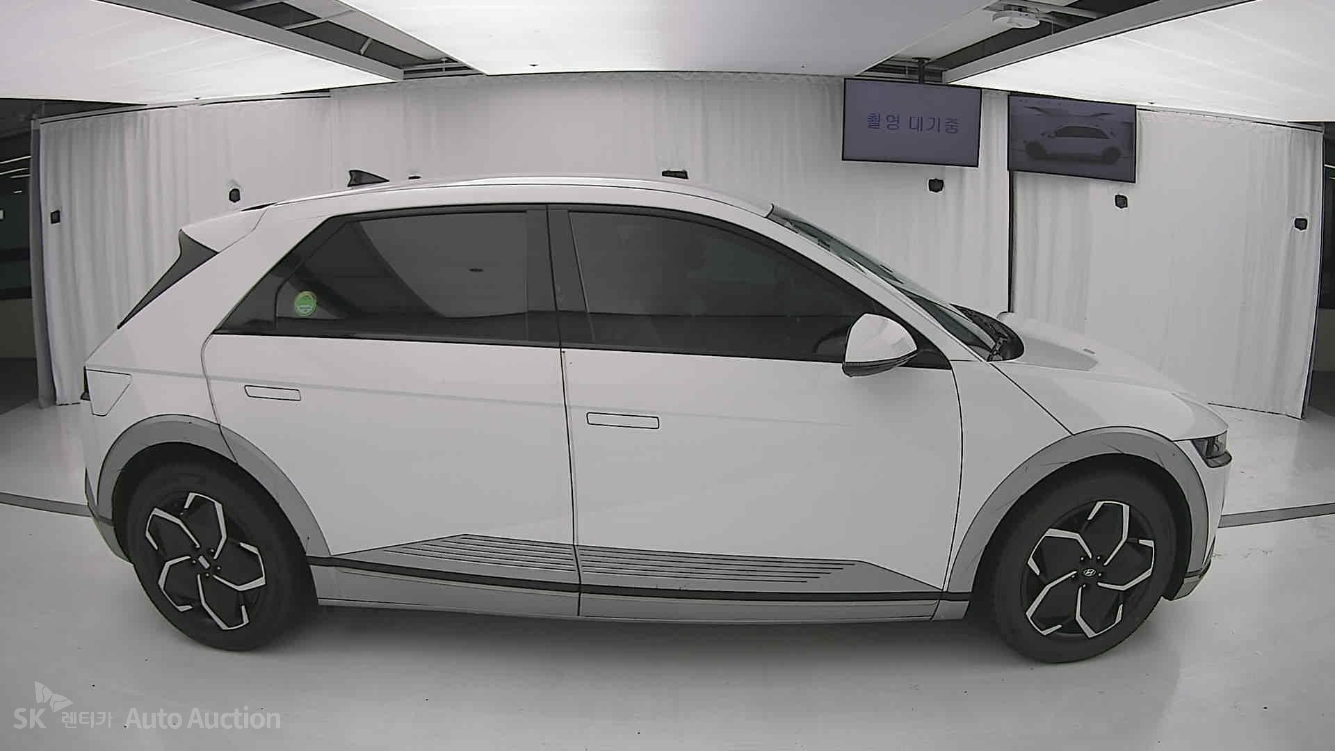 هيونداي Ioniq 2023 — صورة 19