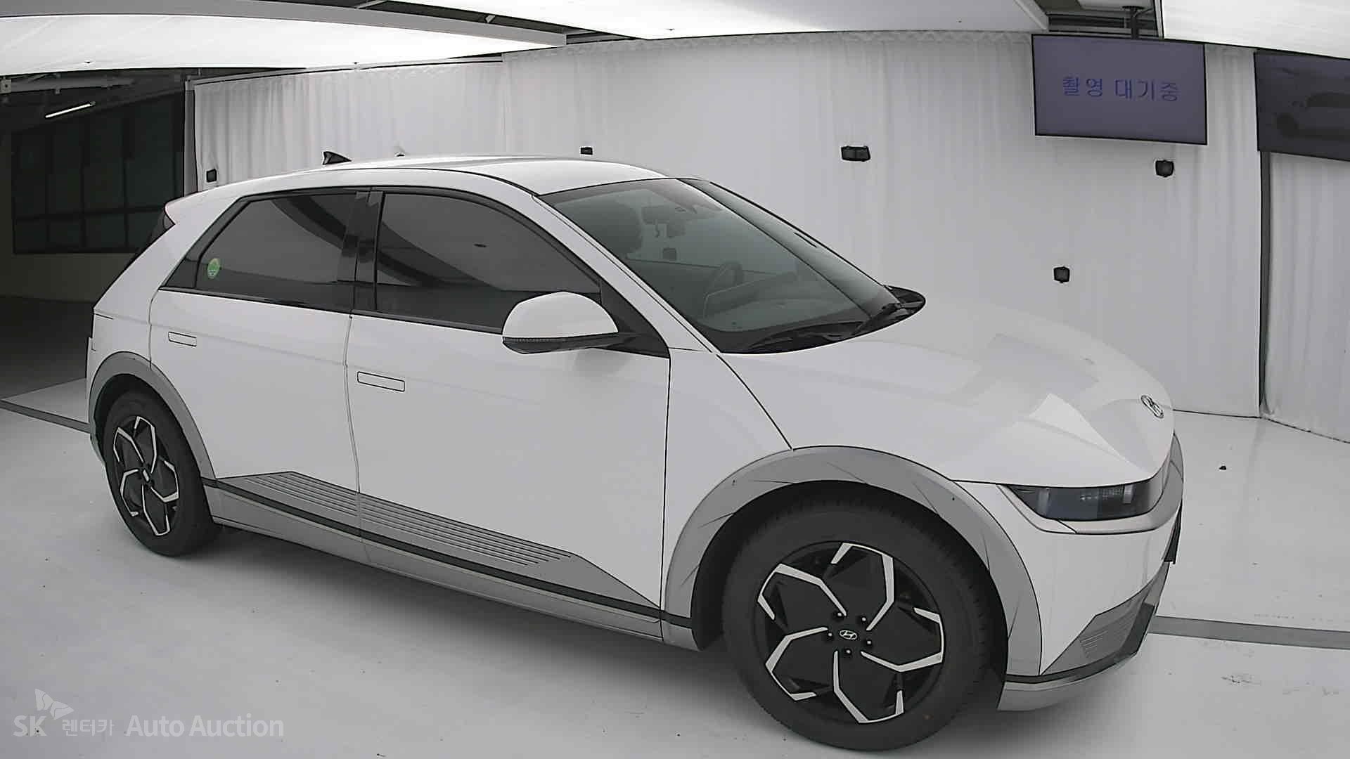 هيونداي Ioniq 2023 — صورة 20