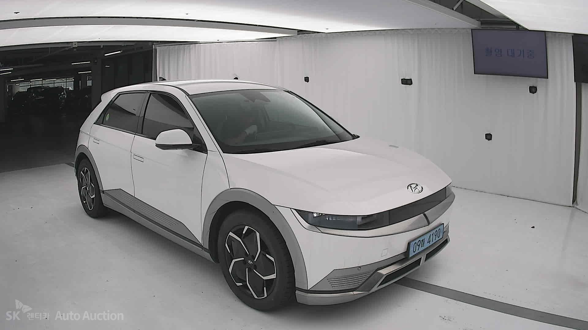 هيونداي Ioniq 2023 — صورة 21
