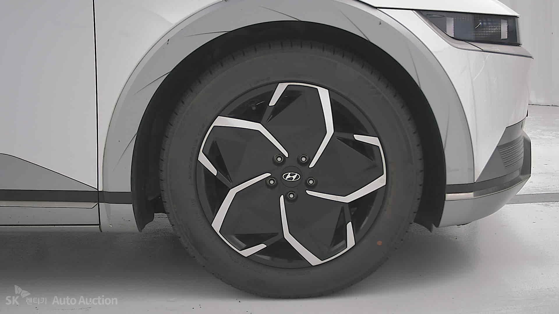 هيونداي Ioniq 2023 — صورة 28