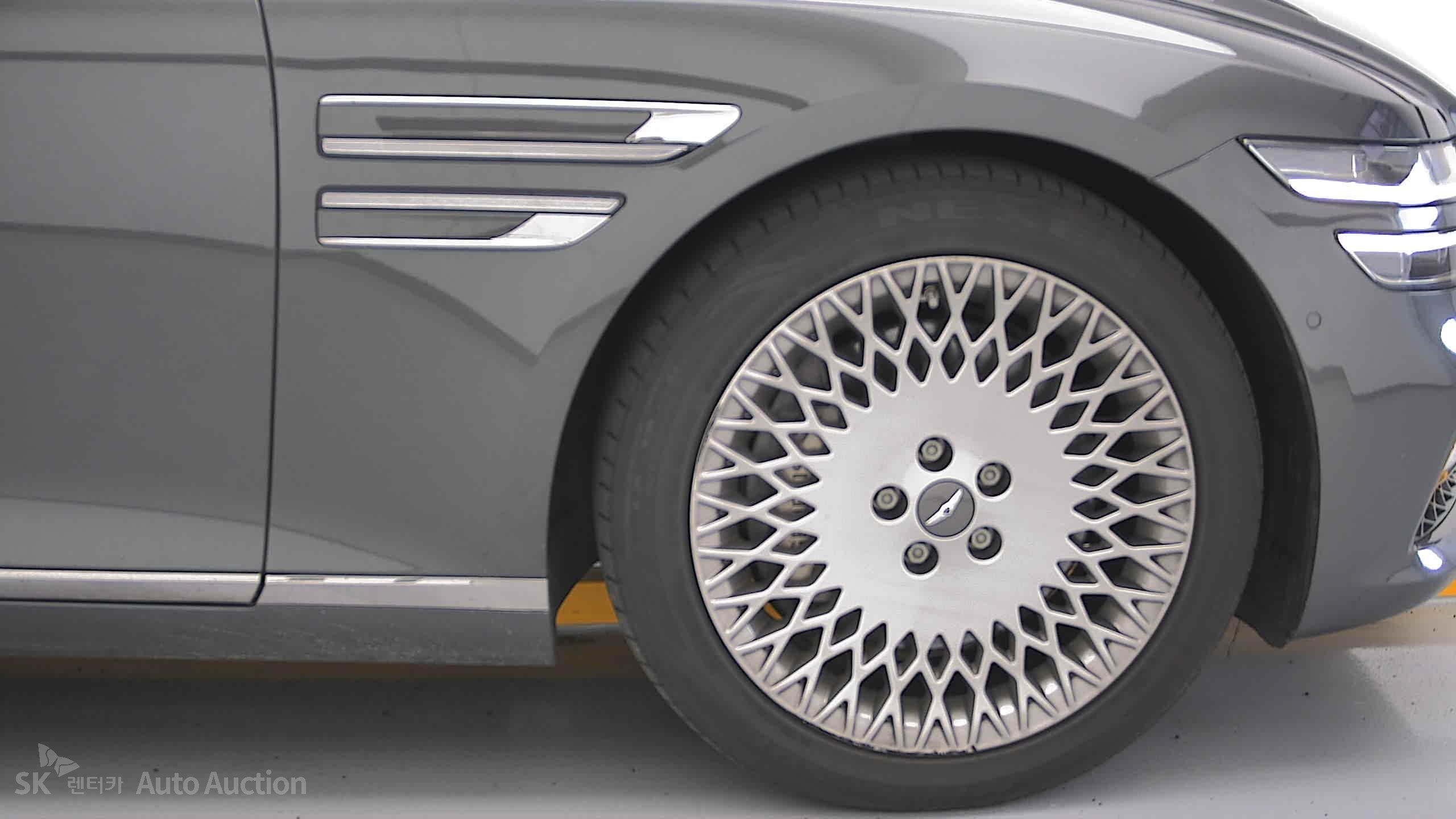 2022 - genesis g80