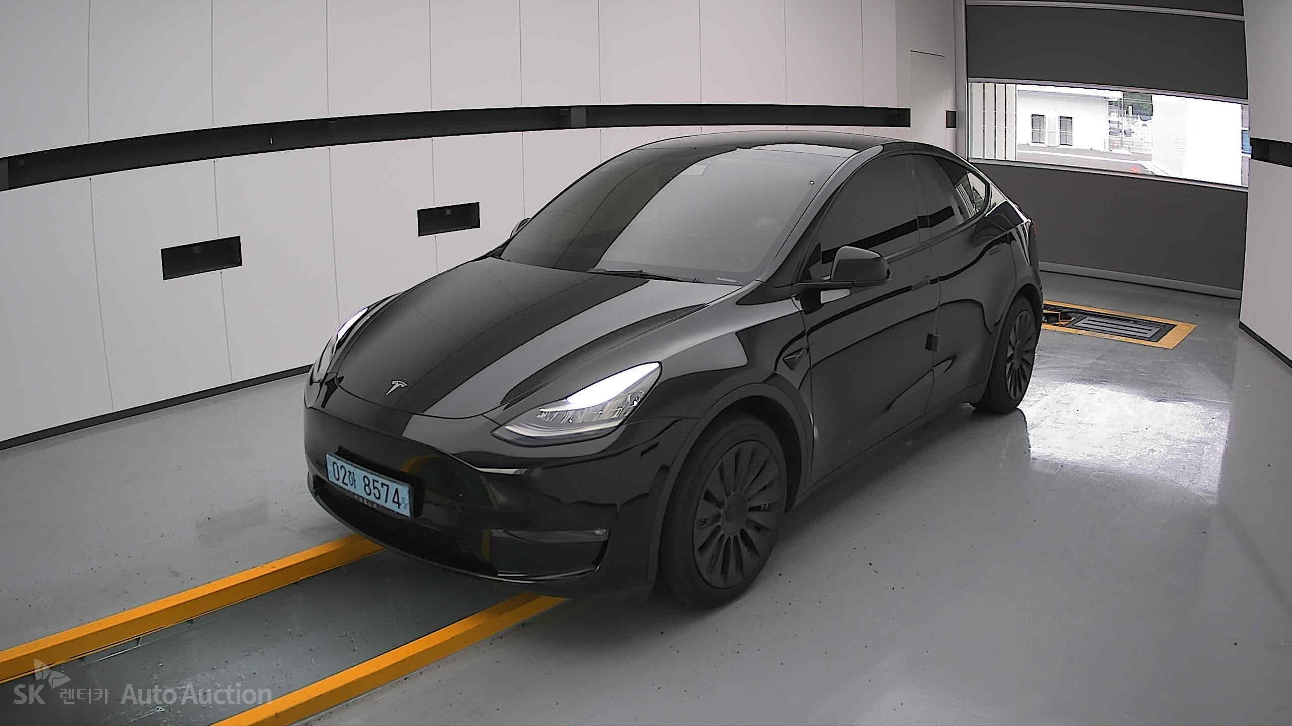 2021 - tesla model y