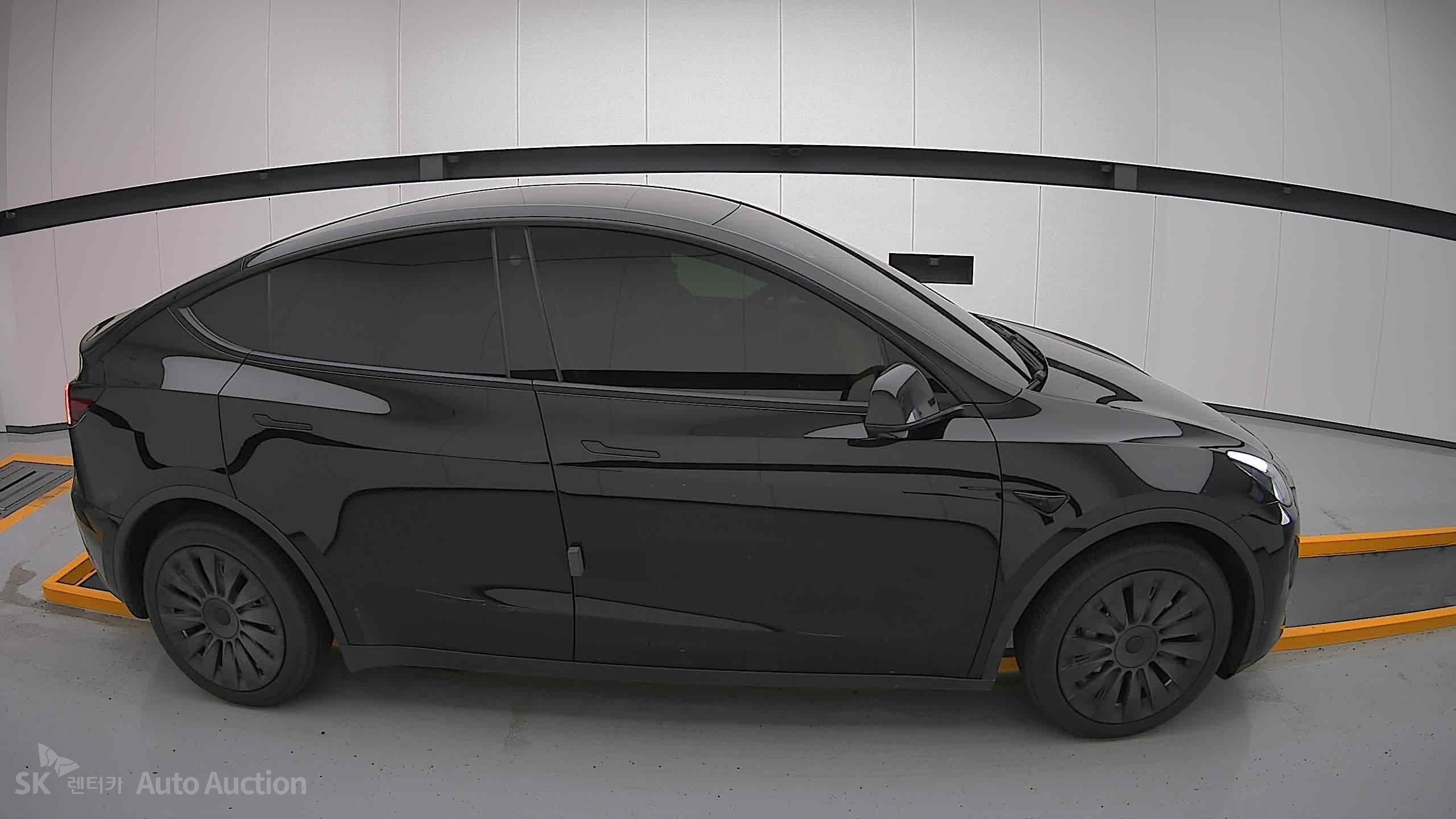 2021 - tesla model y