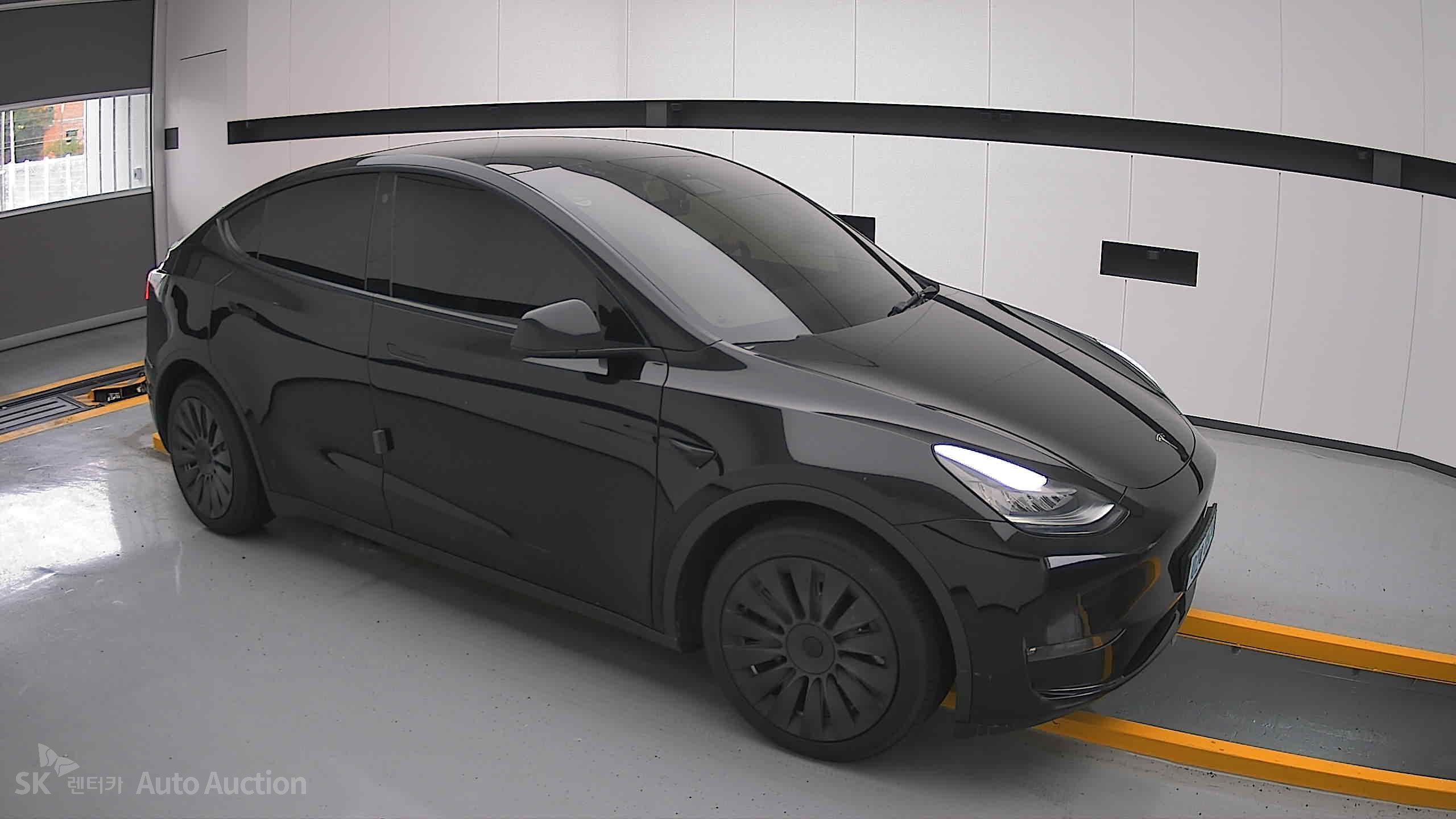 2021 - tesla model y