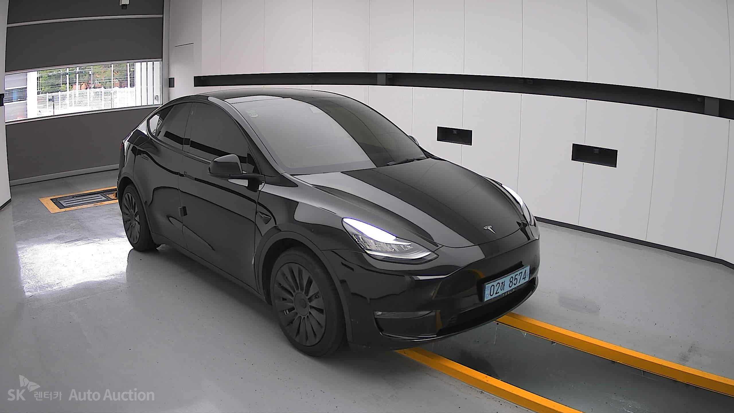 2021 - tesla model y