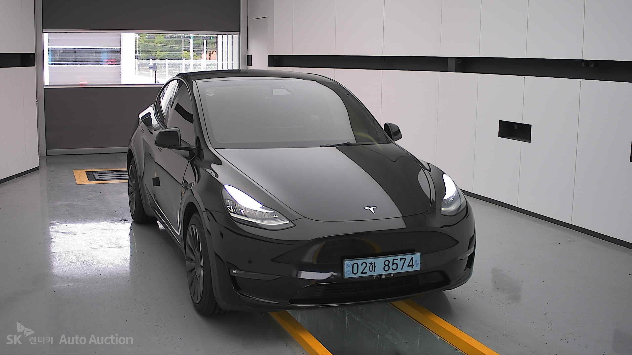 2021 - tesla model y
