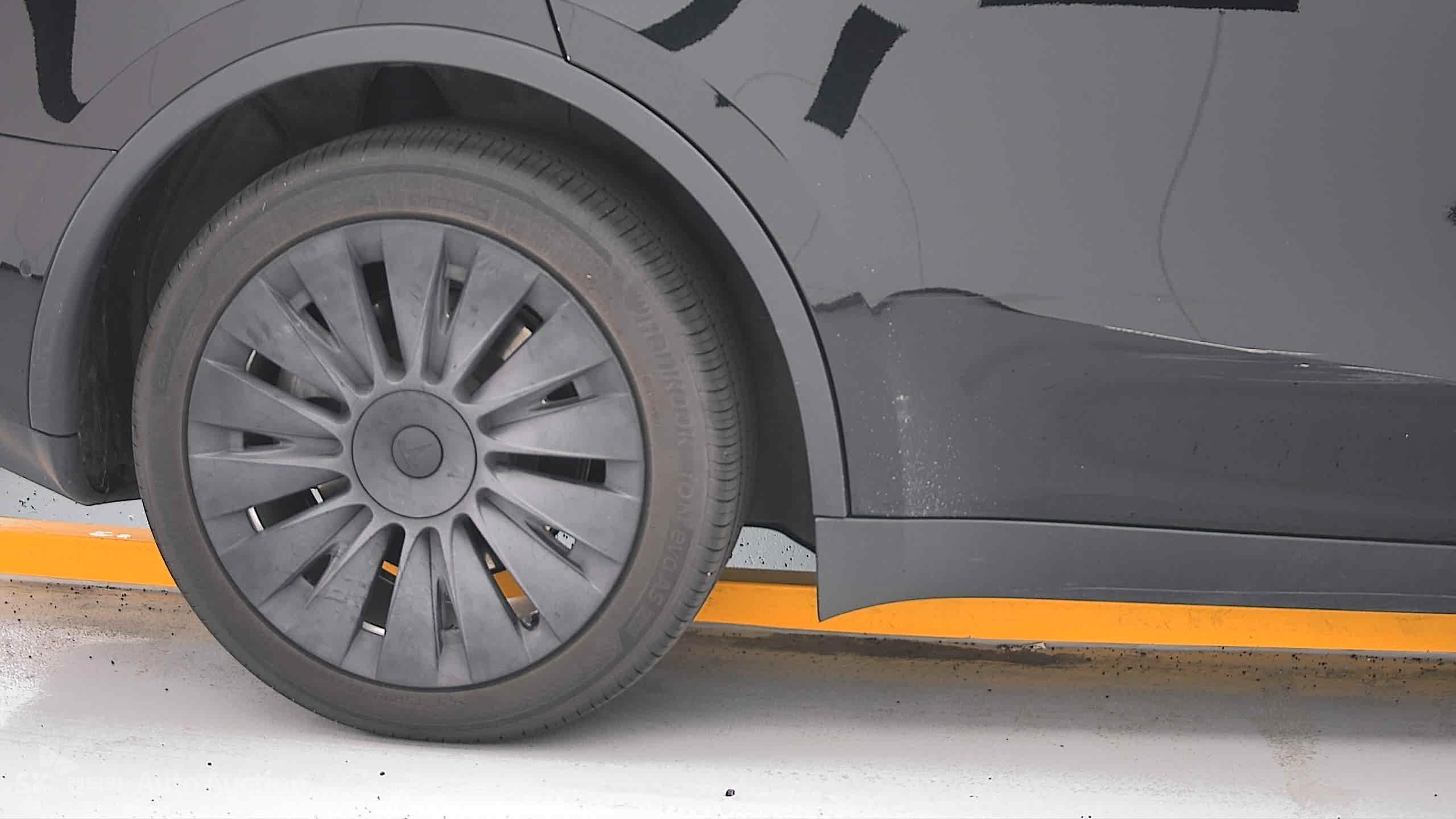 2021 - tesla model y
