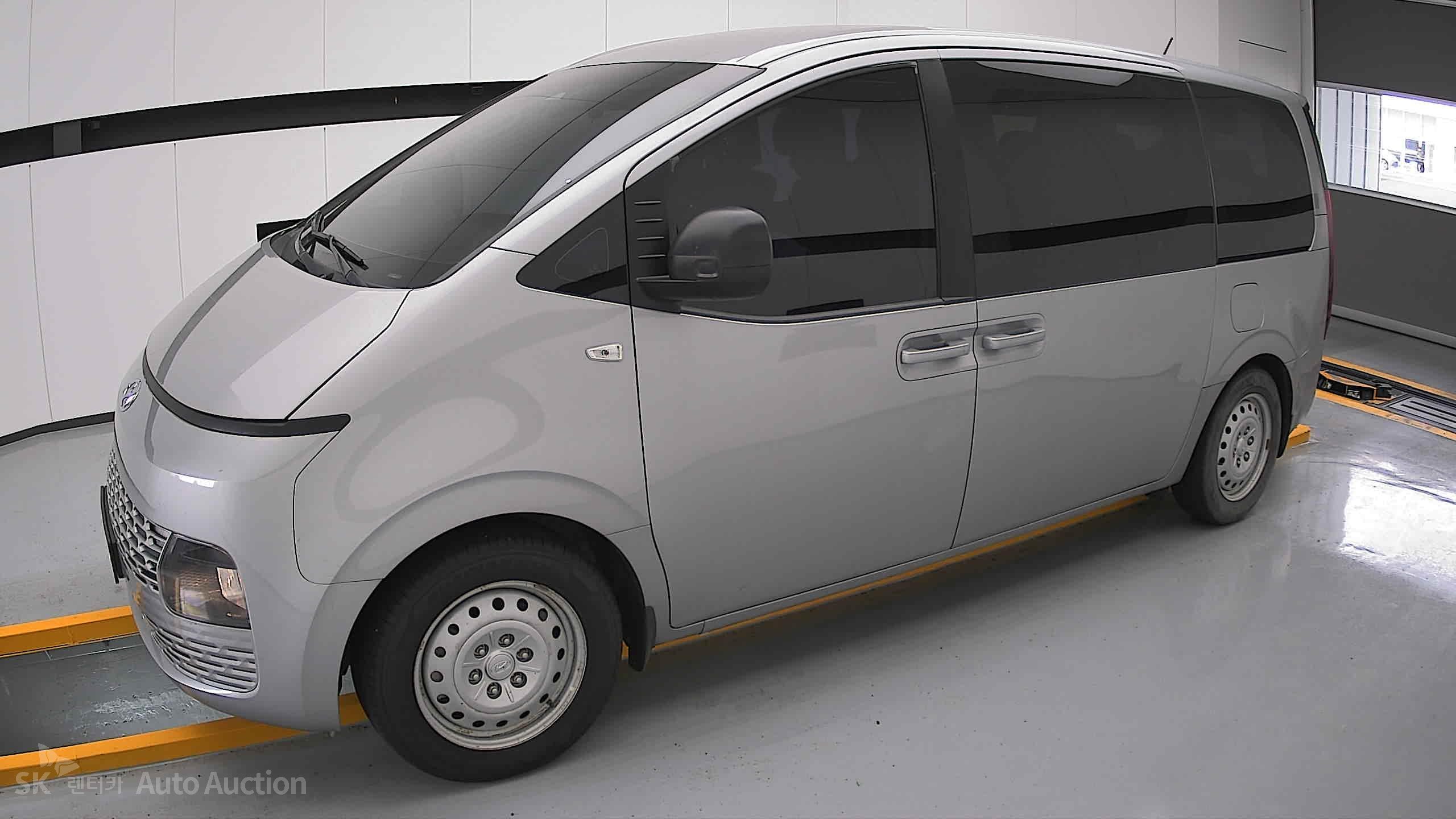 2023 - hyundai staria