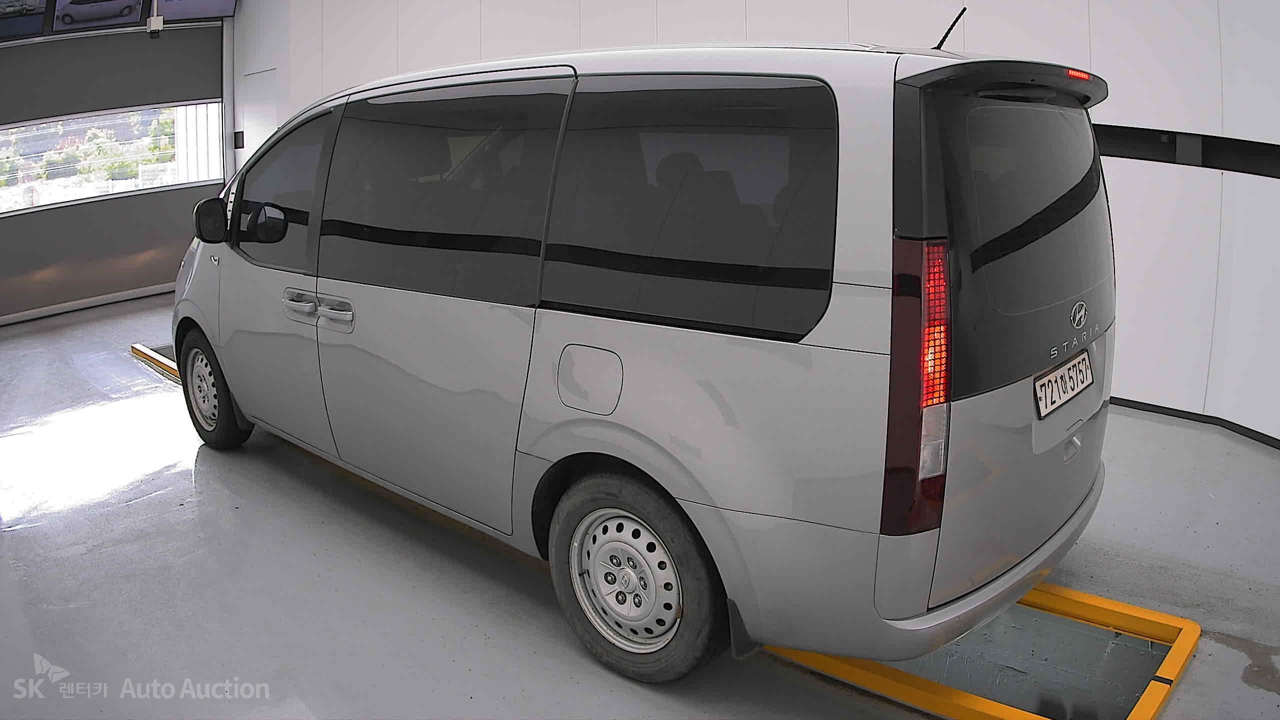 2023 - hyundai staria