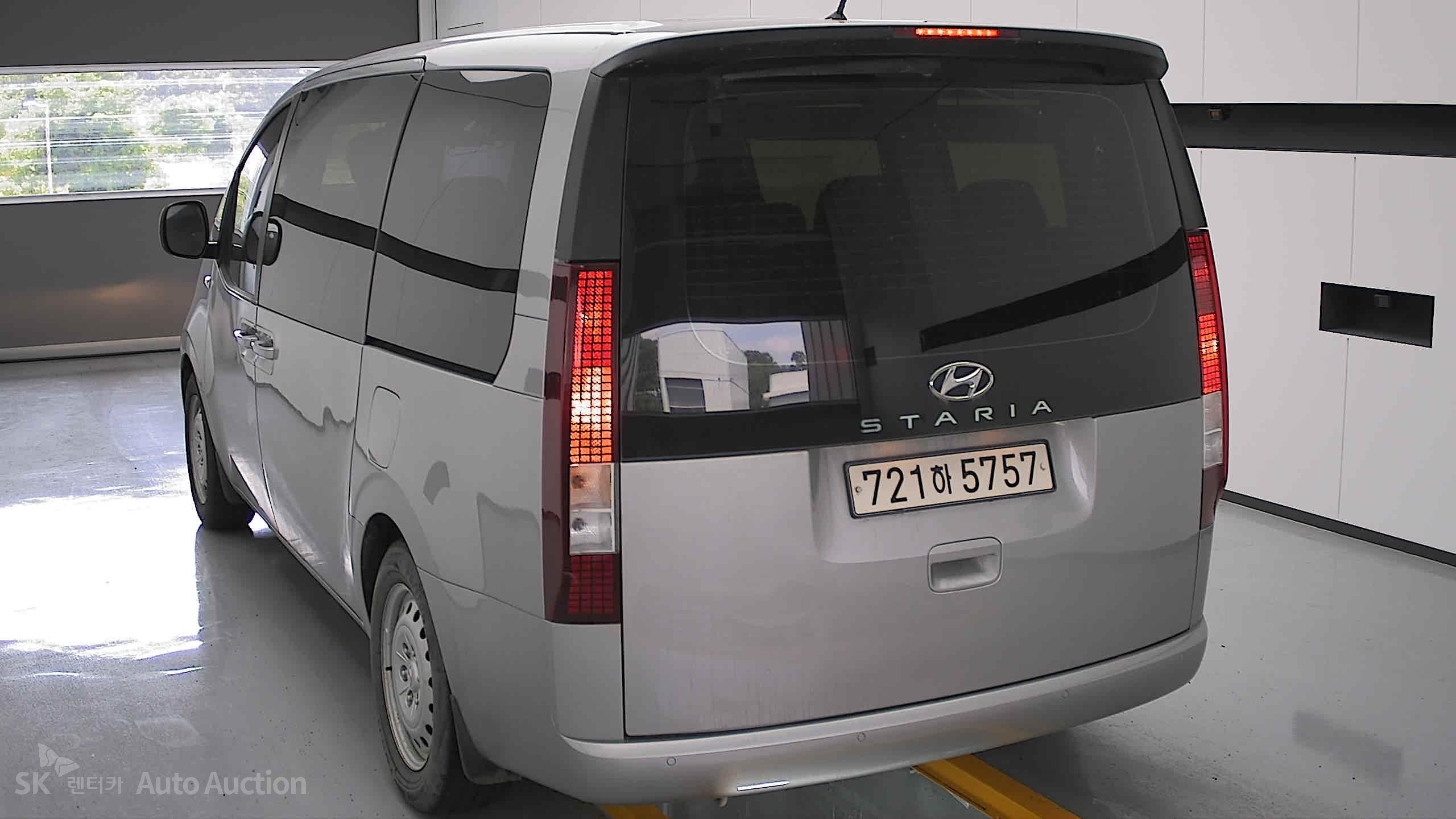 2023 - hyundai staria