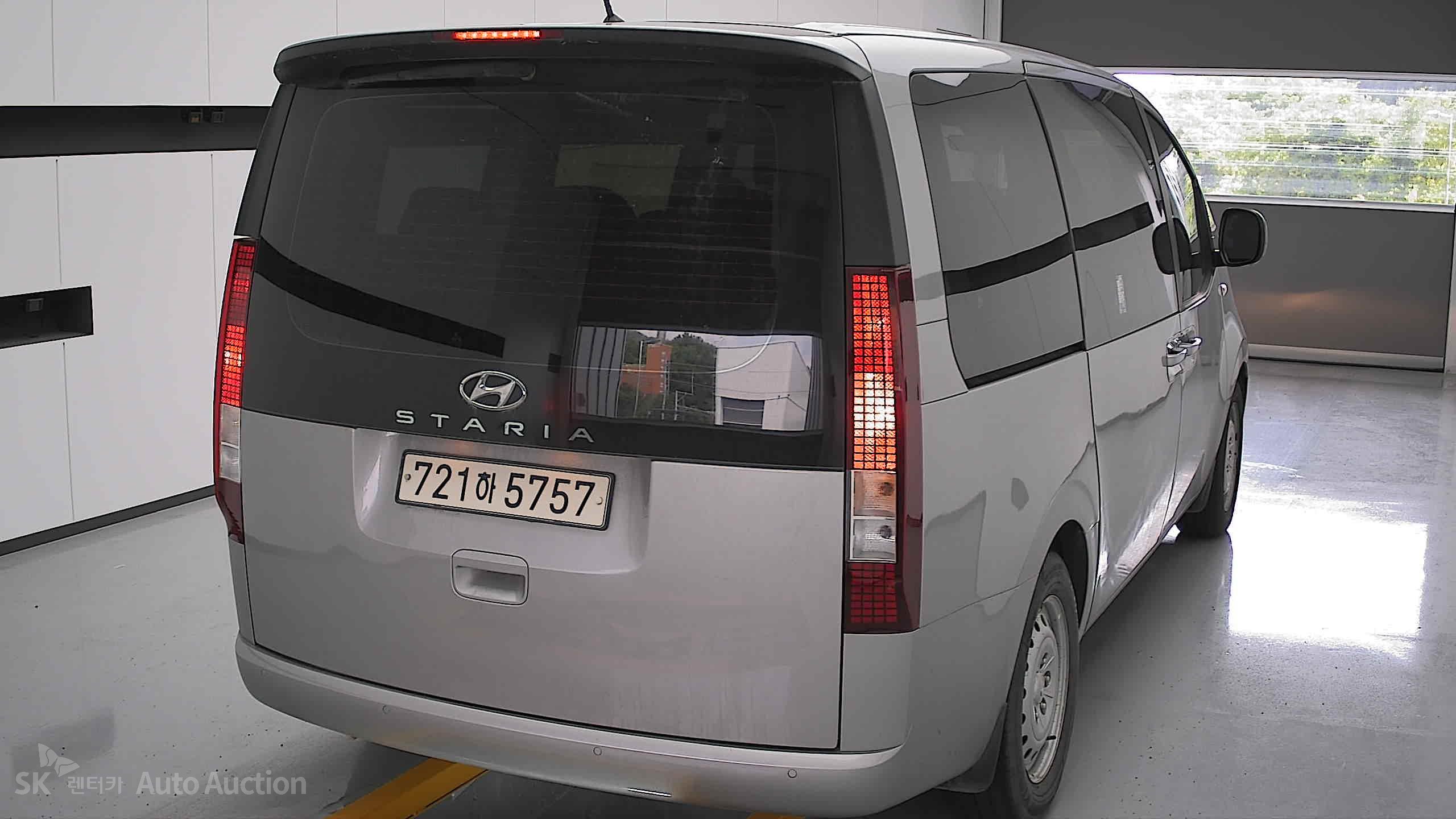 2023 - hyundai staria