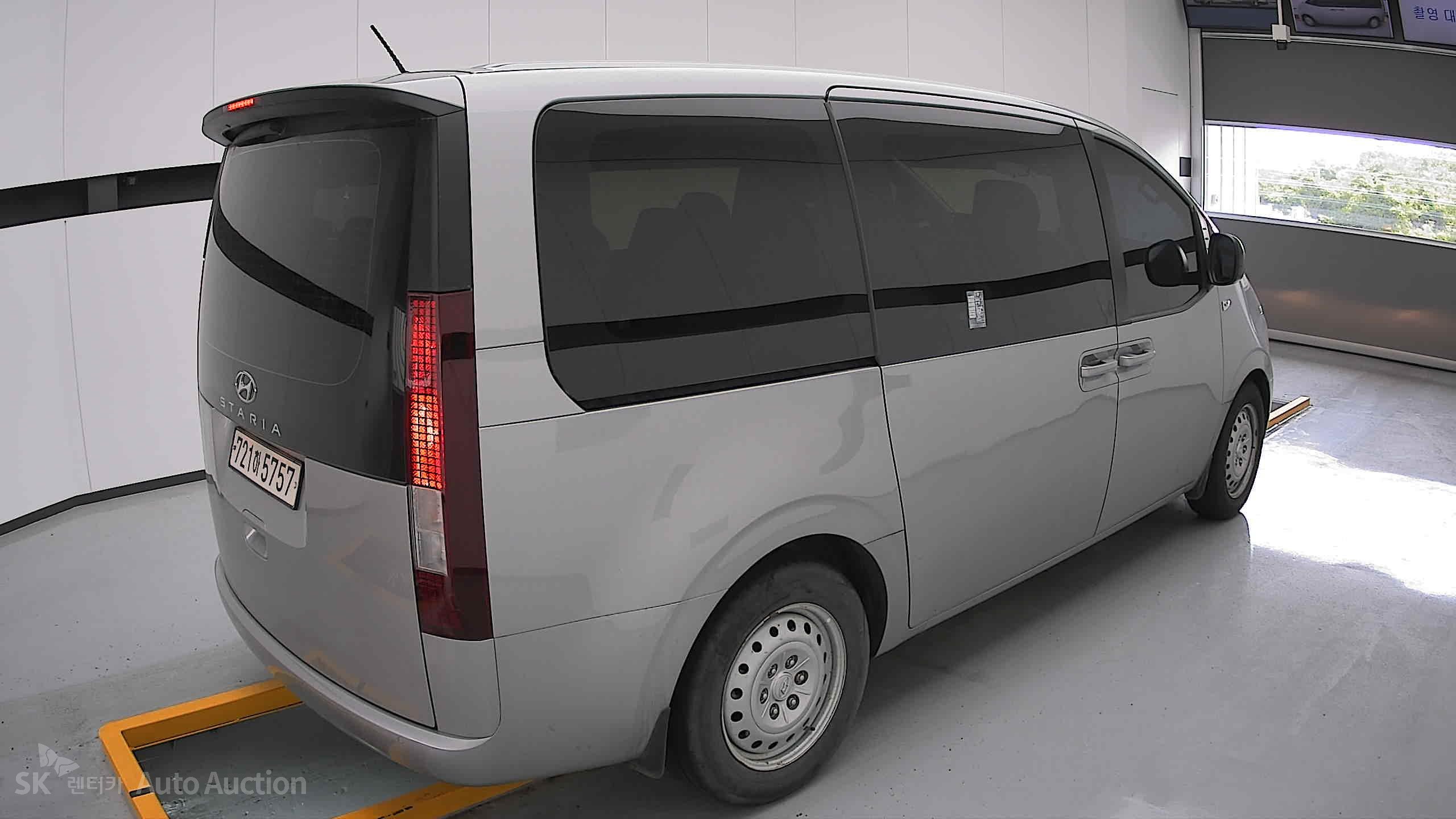 2023 - hyundai staria