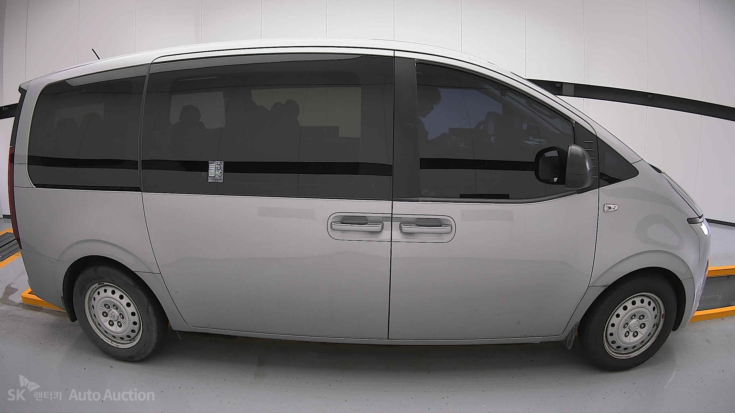 2023 - hyundai staria