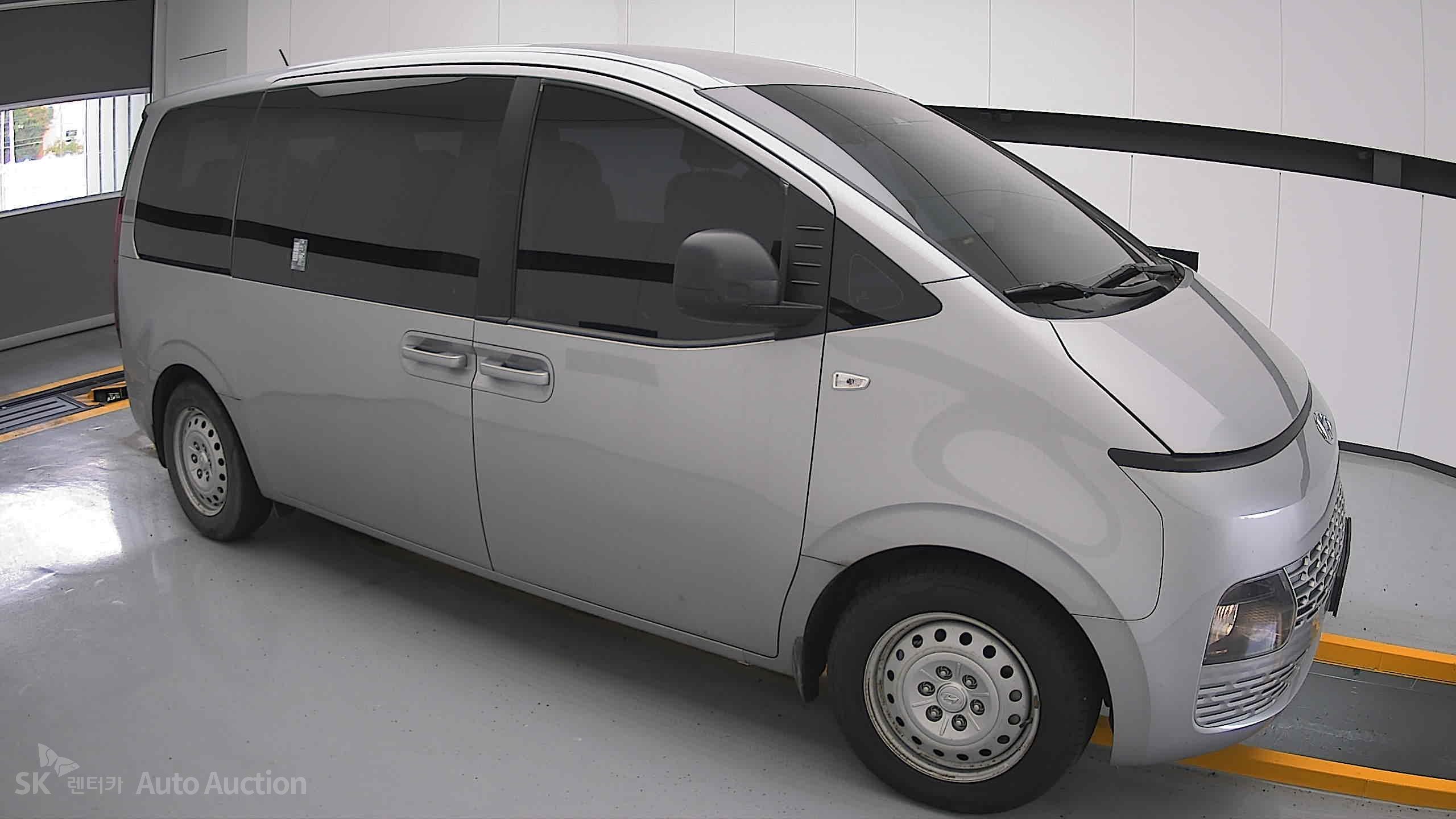 2023 - hyundai staria