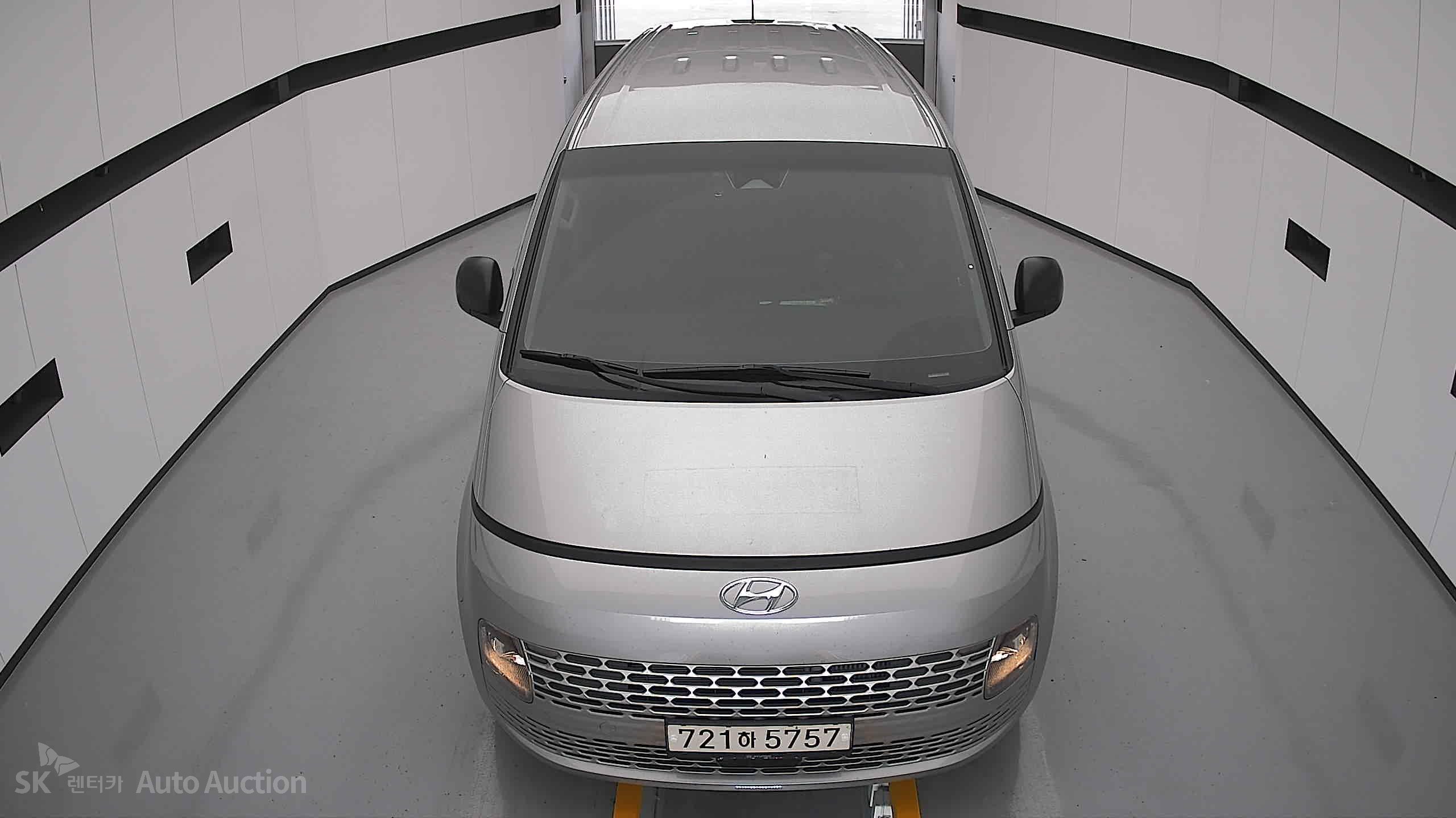 2023 - hyundai staria